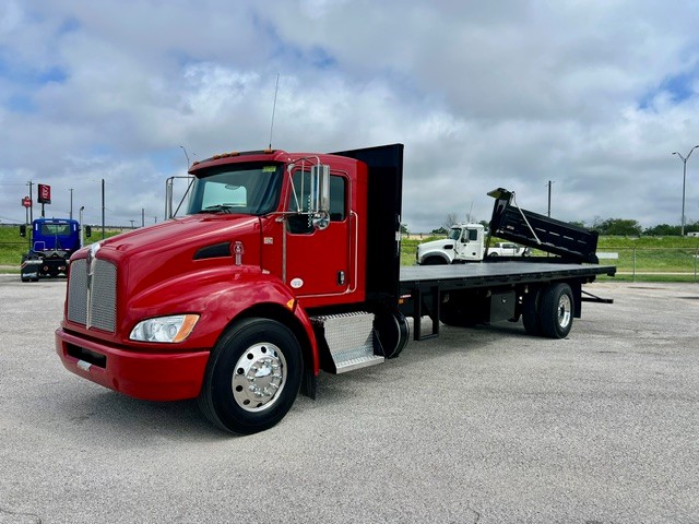 2022 Kenworth T270 in San Antonio, TX — photo 2