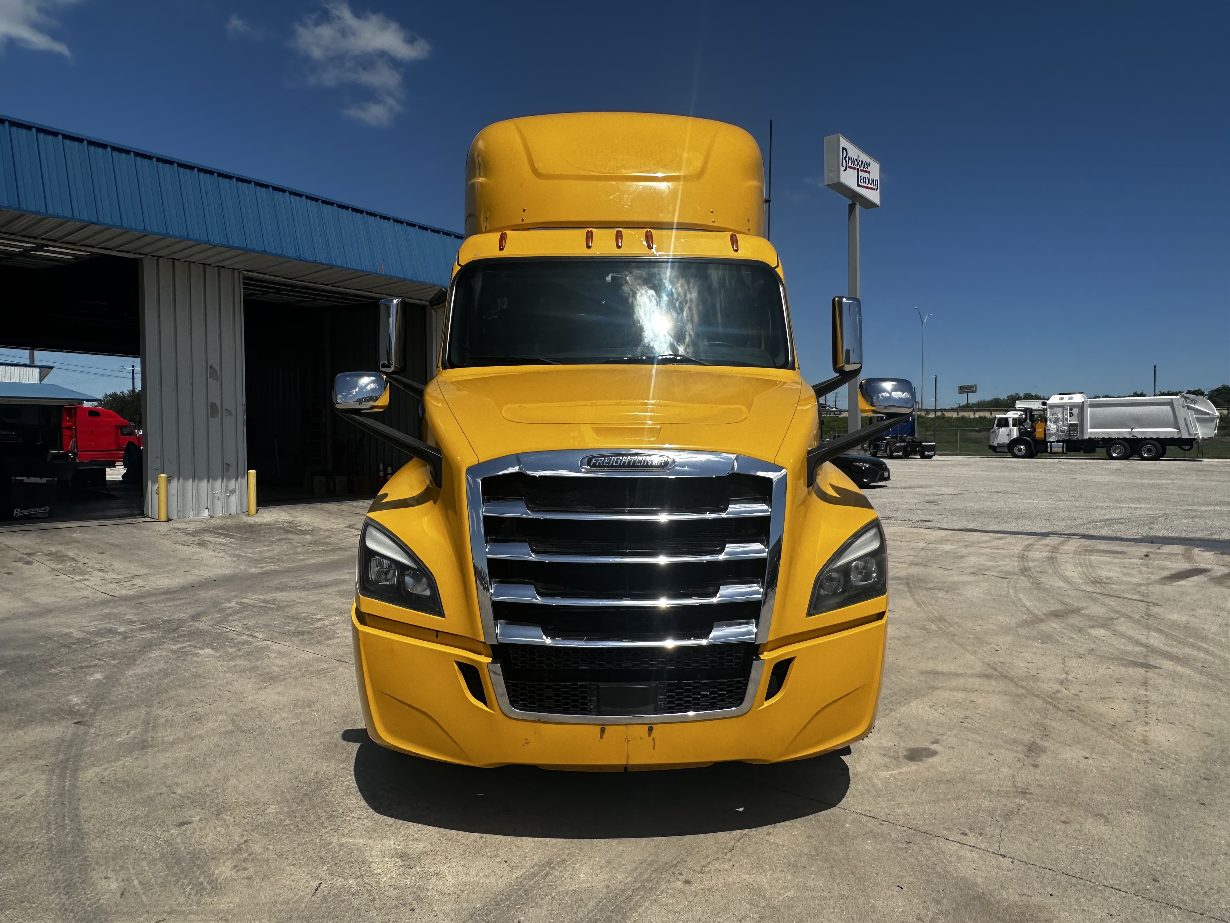2019 Freightliner Cascadia in San Antonio, TX — photo 3
