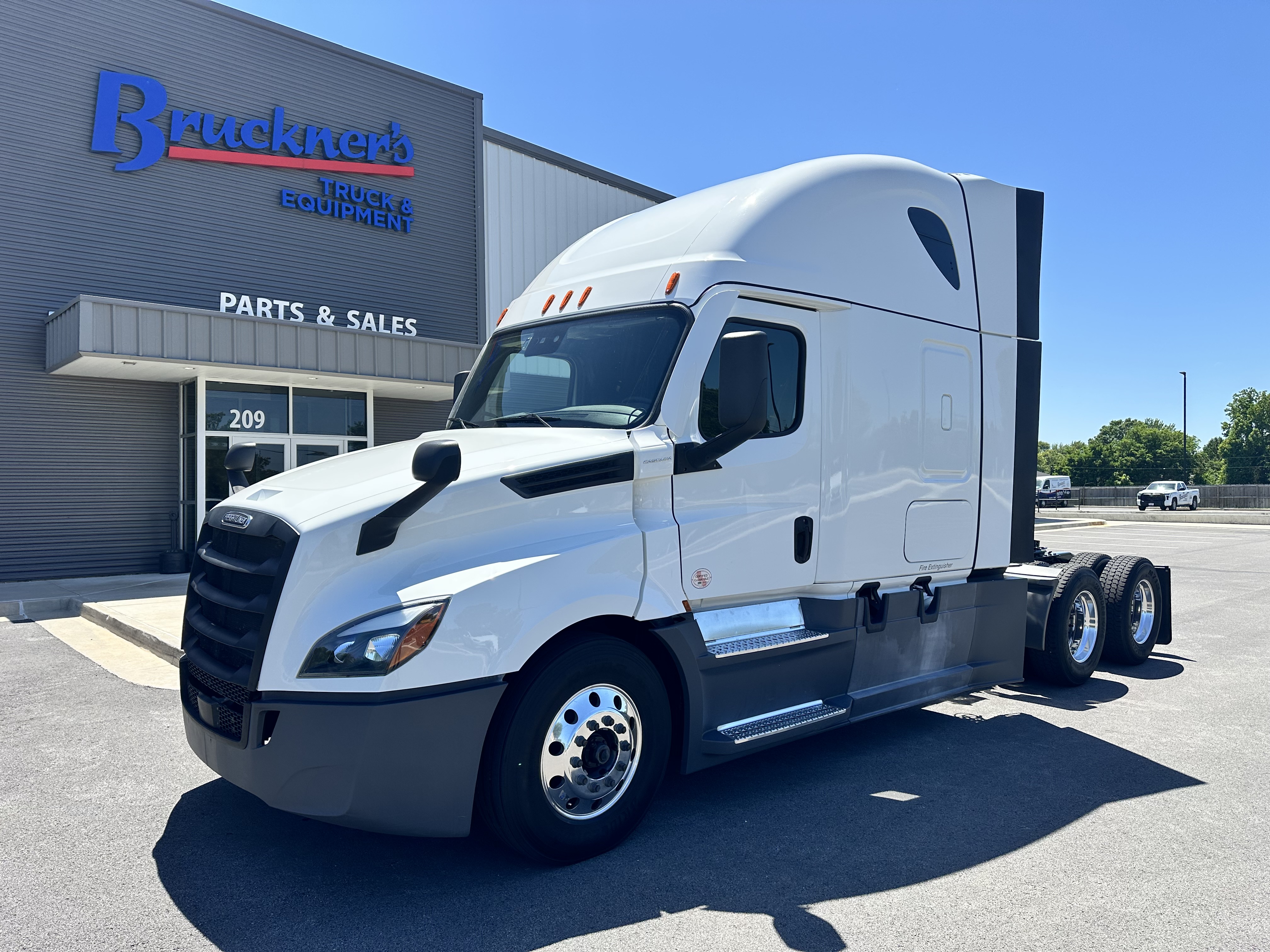 2023 Freightliner Cascadia in Van Buren, AR