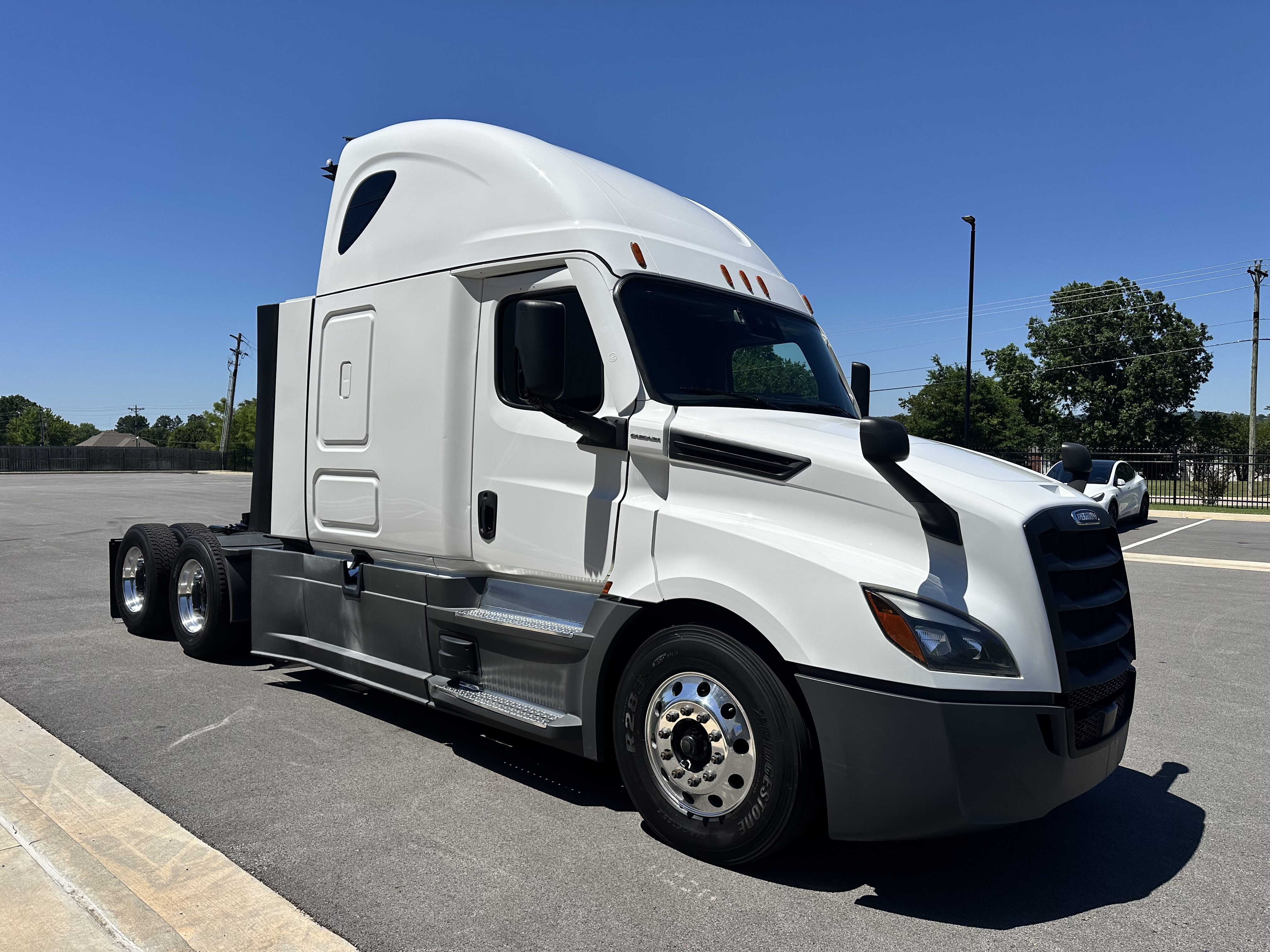 2023 Freightliner Cascadia in Van Buren, AR — photo 7
