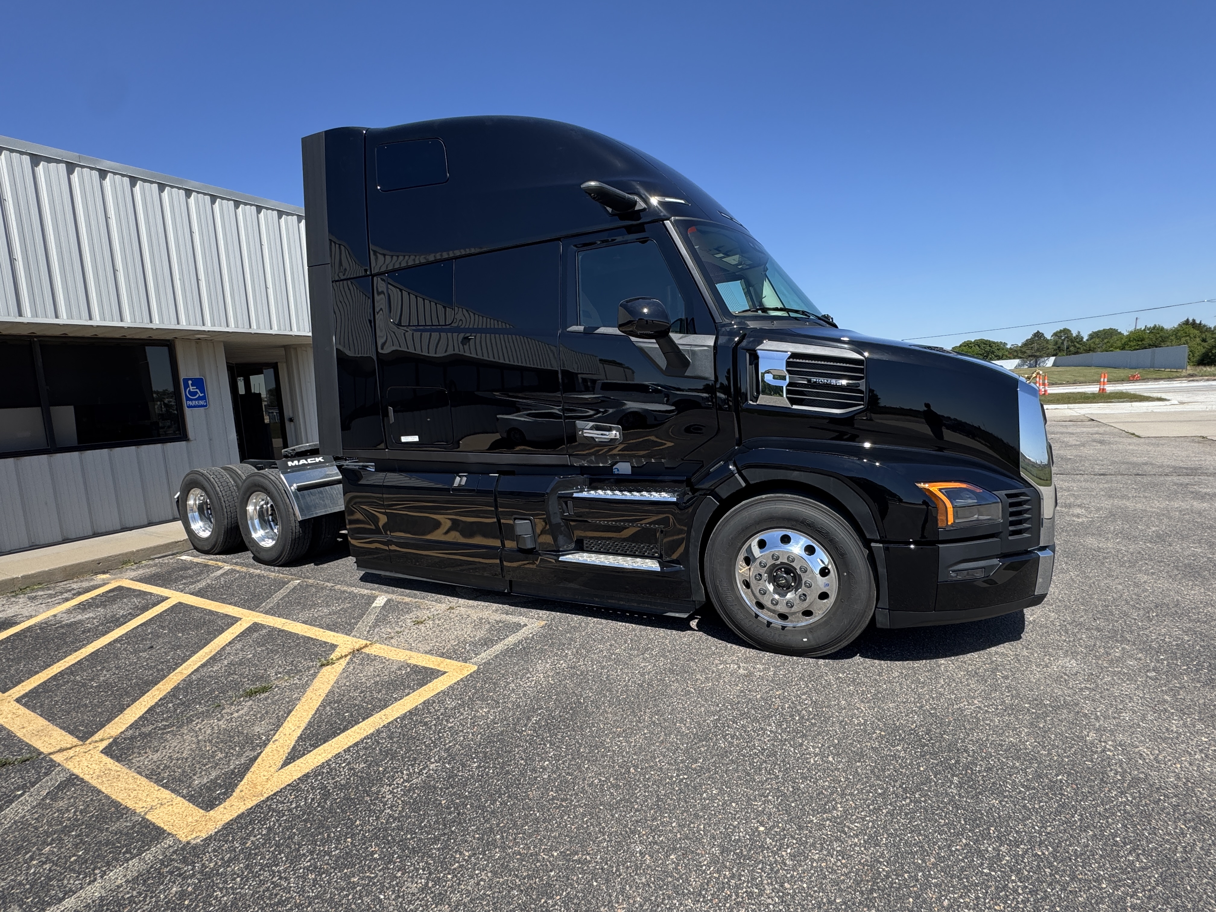 2027 Mack Pinnacle in Wichita, KS — photo 4
