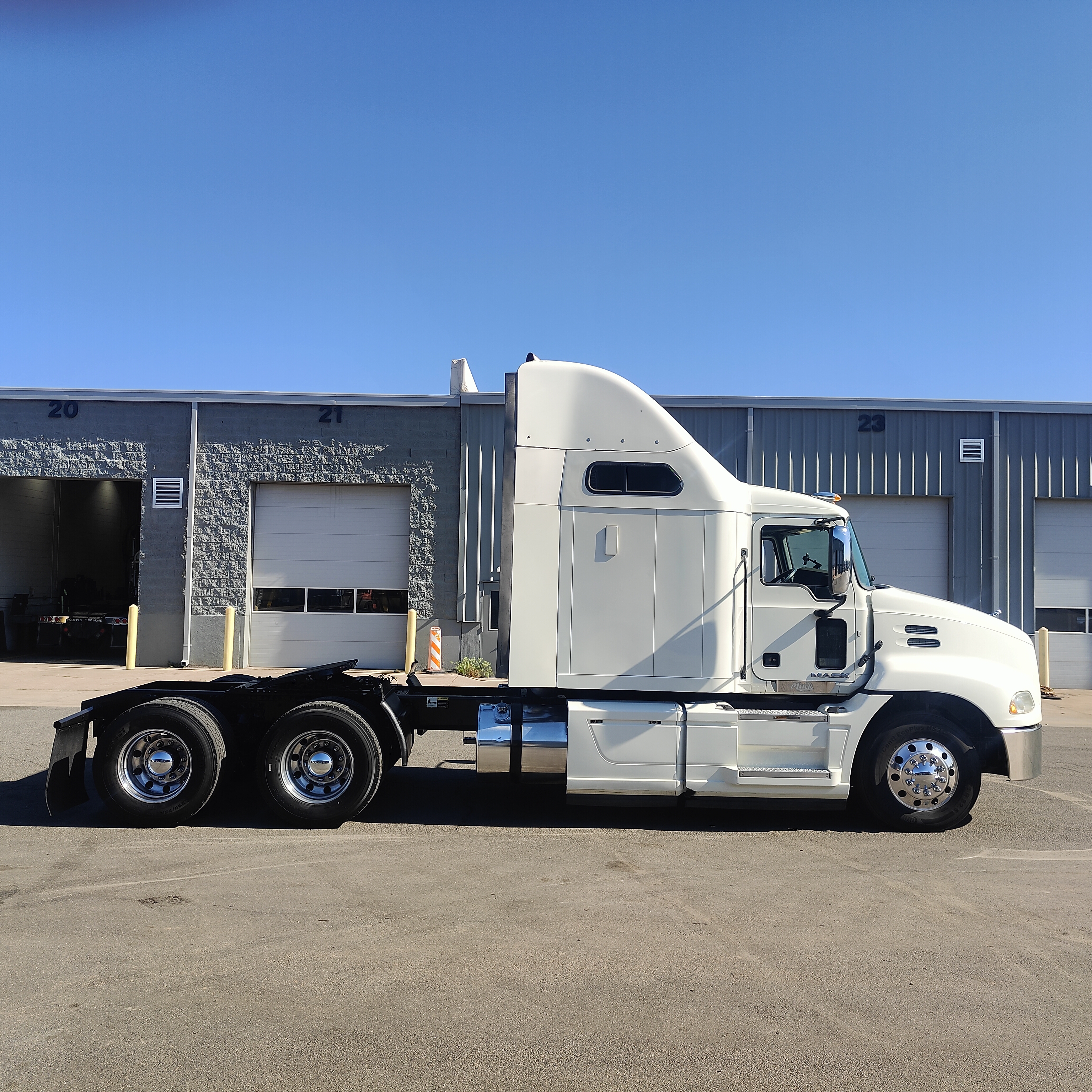 2016 Mack Pinnacle in Denver, CO — photo 6