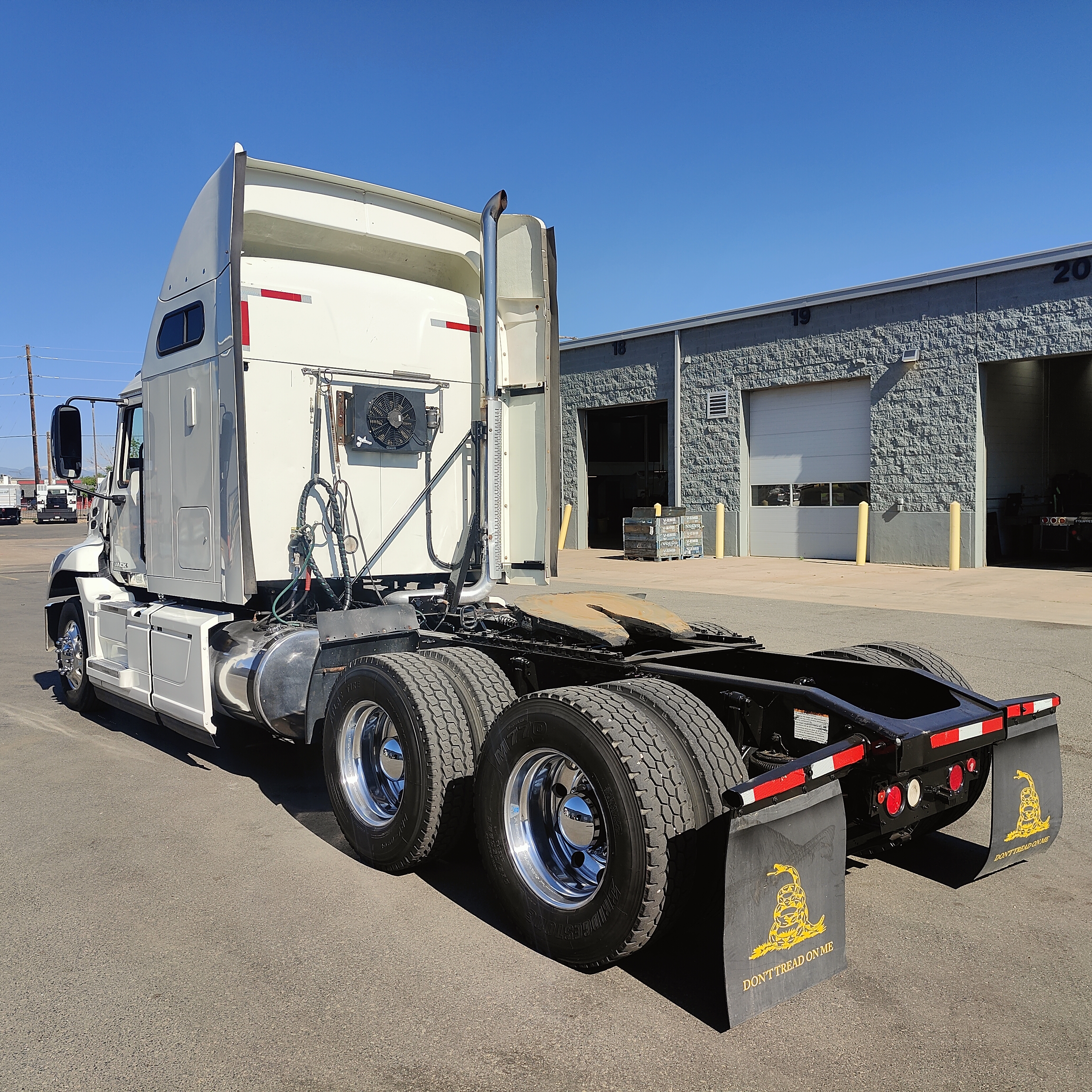 2016 Mack Pinnacle in Denver, CO — photo 3