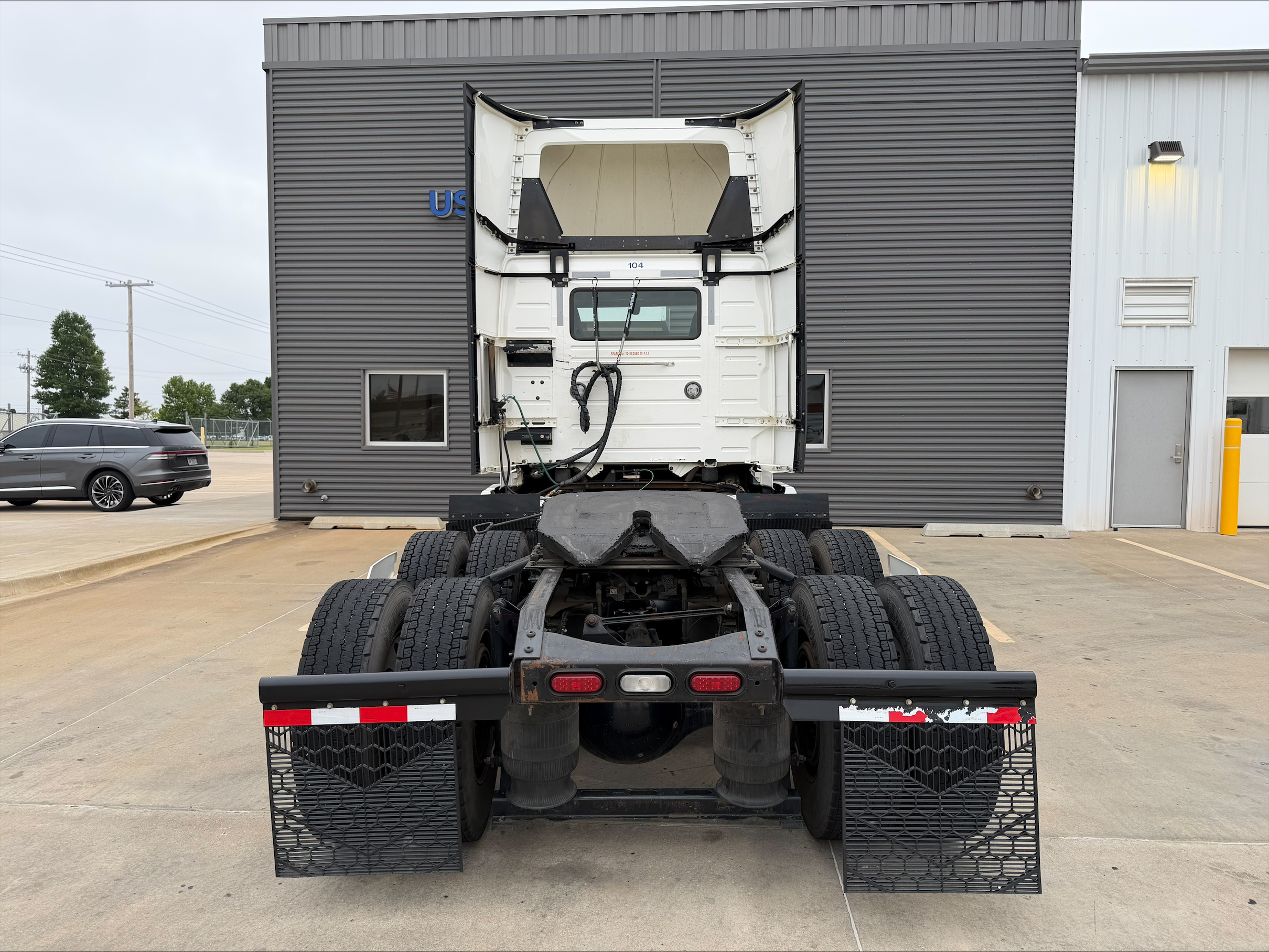 2019 Volvo VNL 300 in Oklahoma City, OK — photo 6