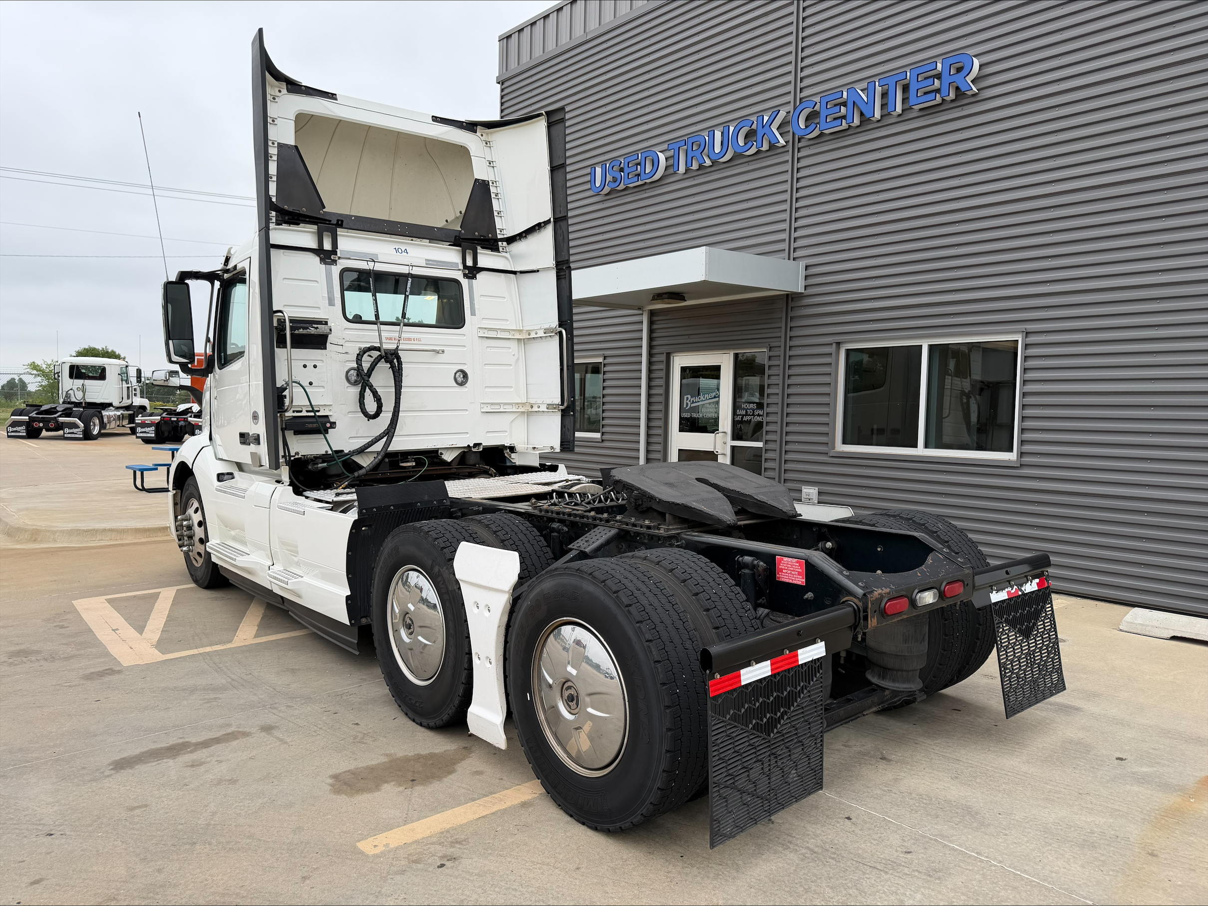 2019 Volvo VNL 300 in Oklahoma City, OK — photo 7