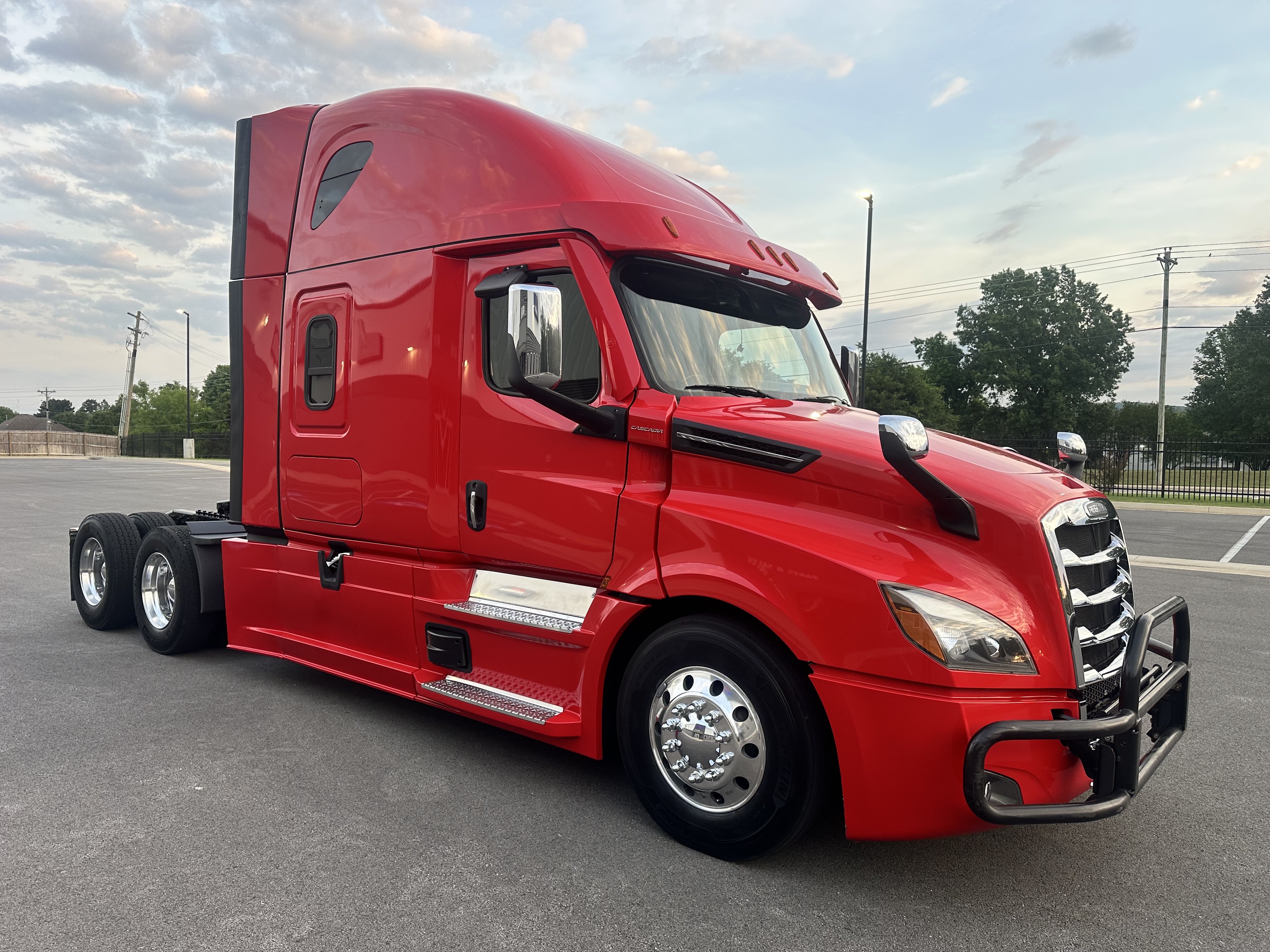 2022 Freightliner Cascadia in Van Buren, AR — photo 7