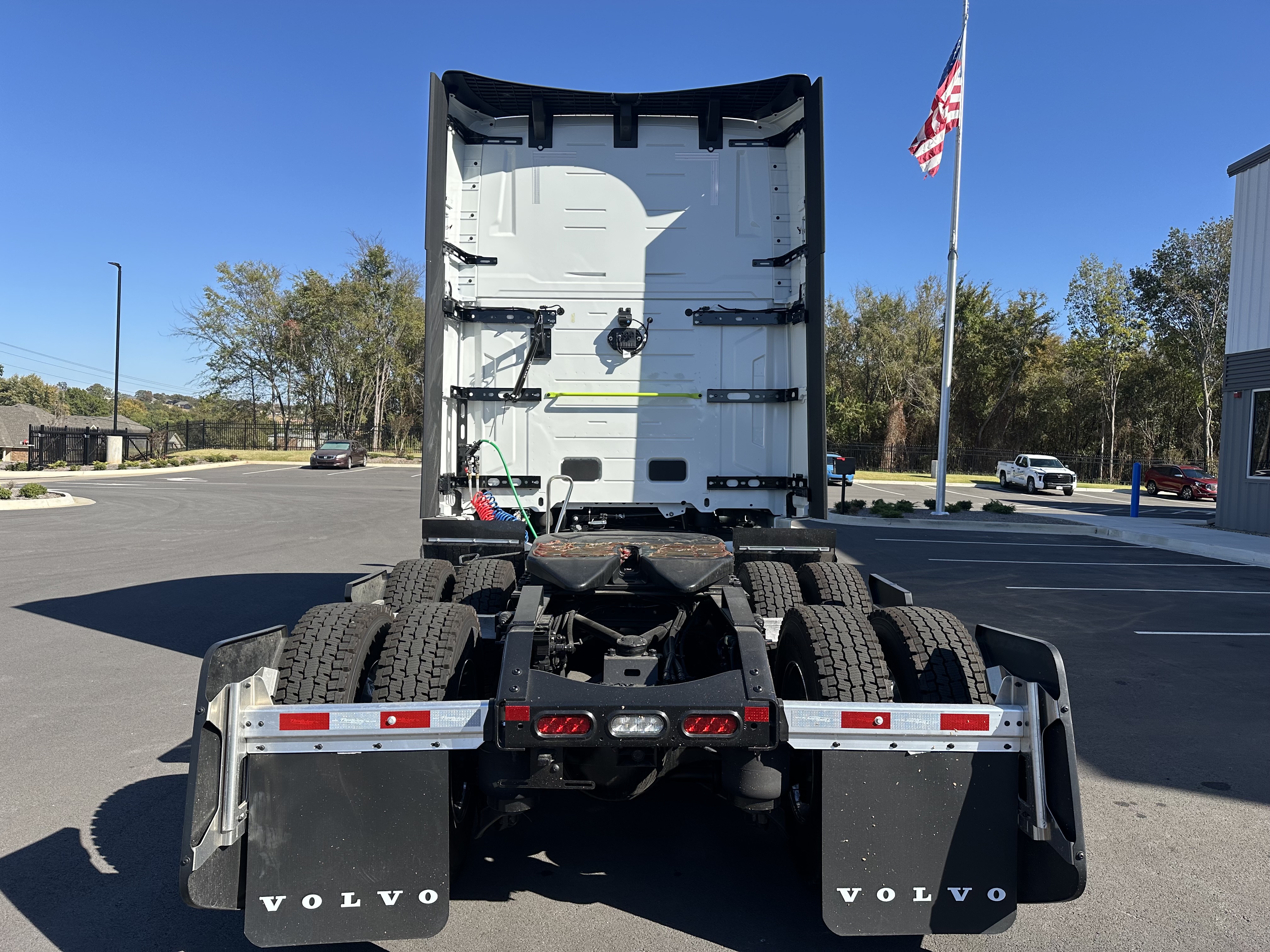 2025 Volvo VNL 860 in Amarillo, TX — photo 4