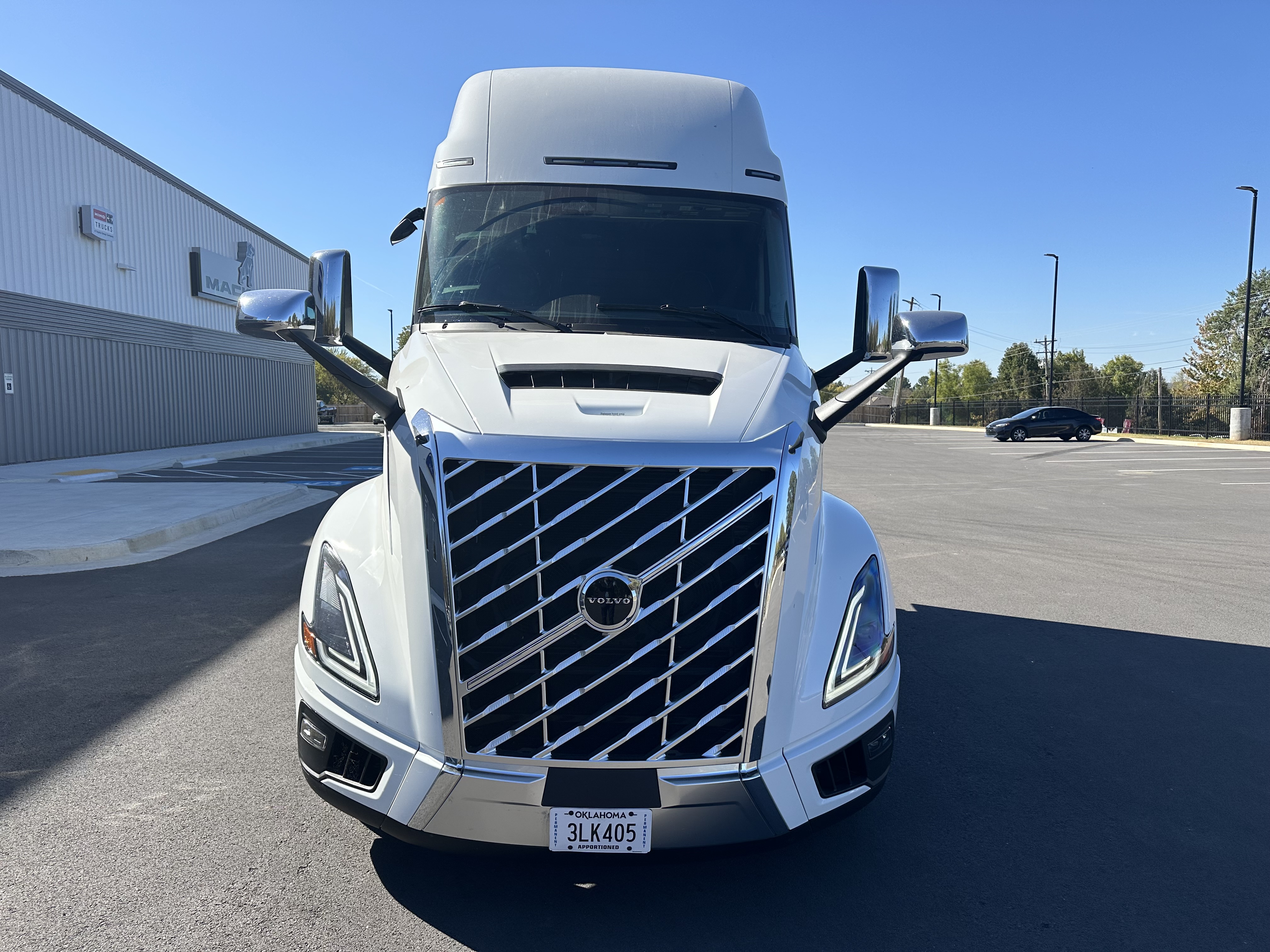2025 Volvo VNL 860 in Amarillo, TX — photo 8