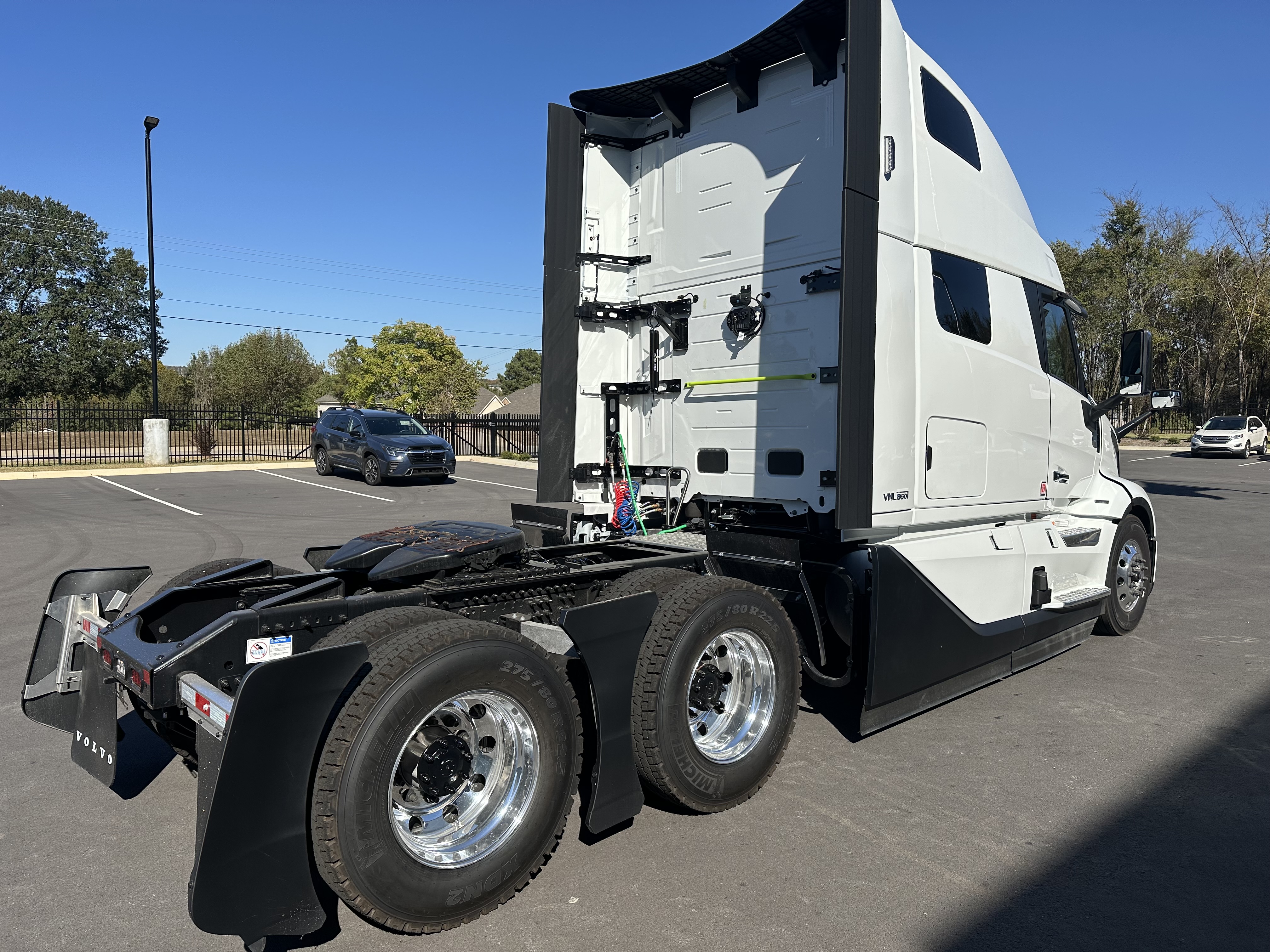 2025 Volvo VNL 860 in Amarillo, TX — photo 5