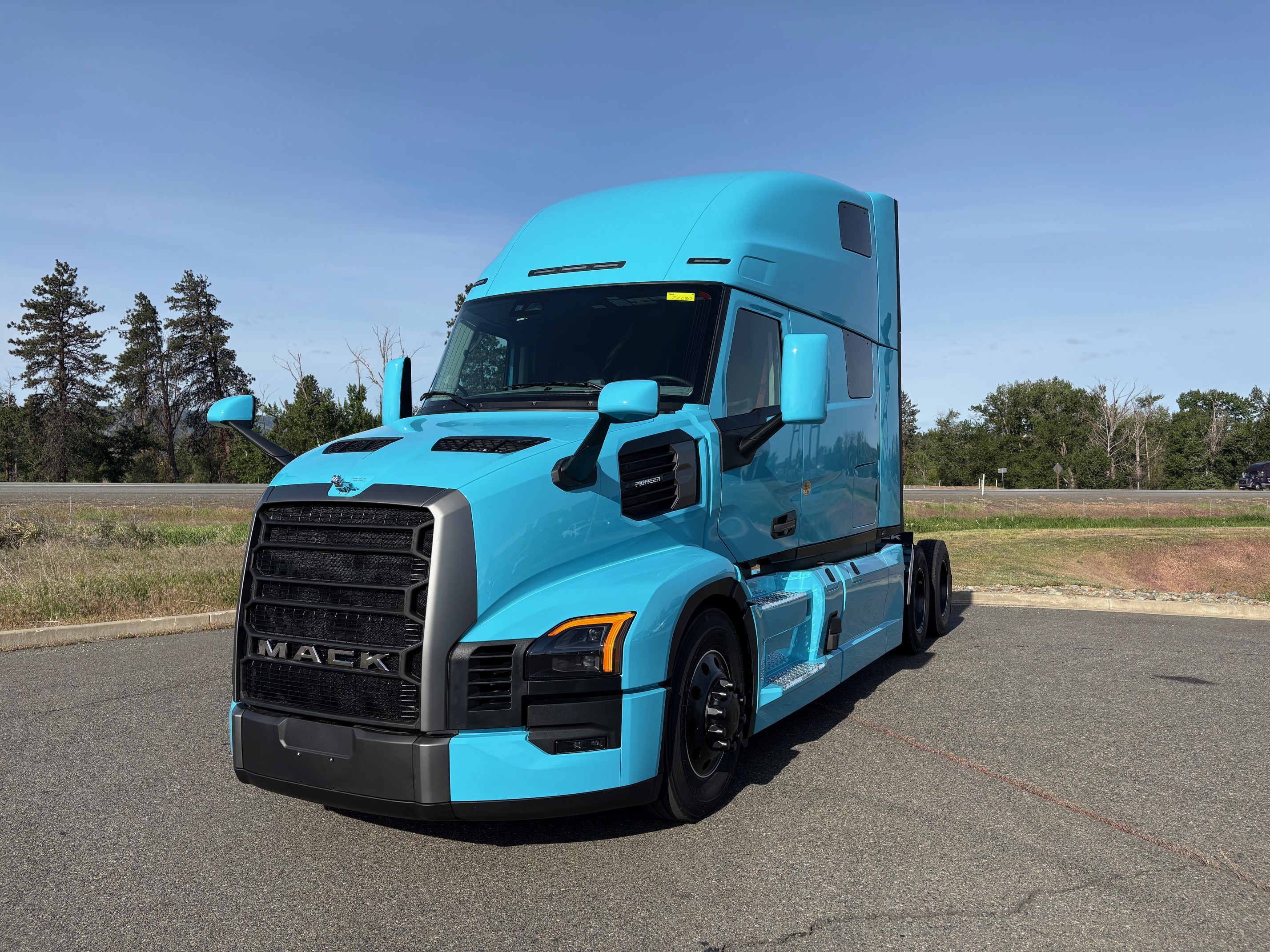 2027 Mack Pinnacle in Ellensburg, WA