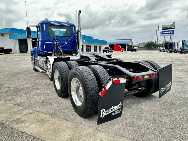 2021 Mack Pinnacle in San Antonio, TX — photo 7