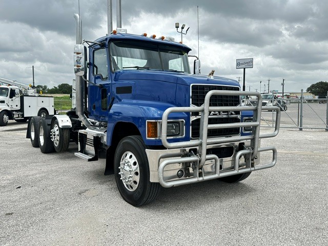 2021 Mack Pinnacle in San Antonio, TX — photo 2