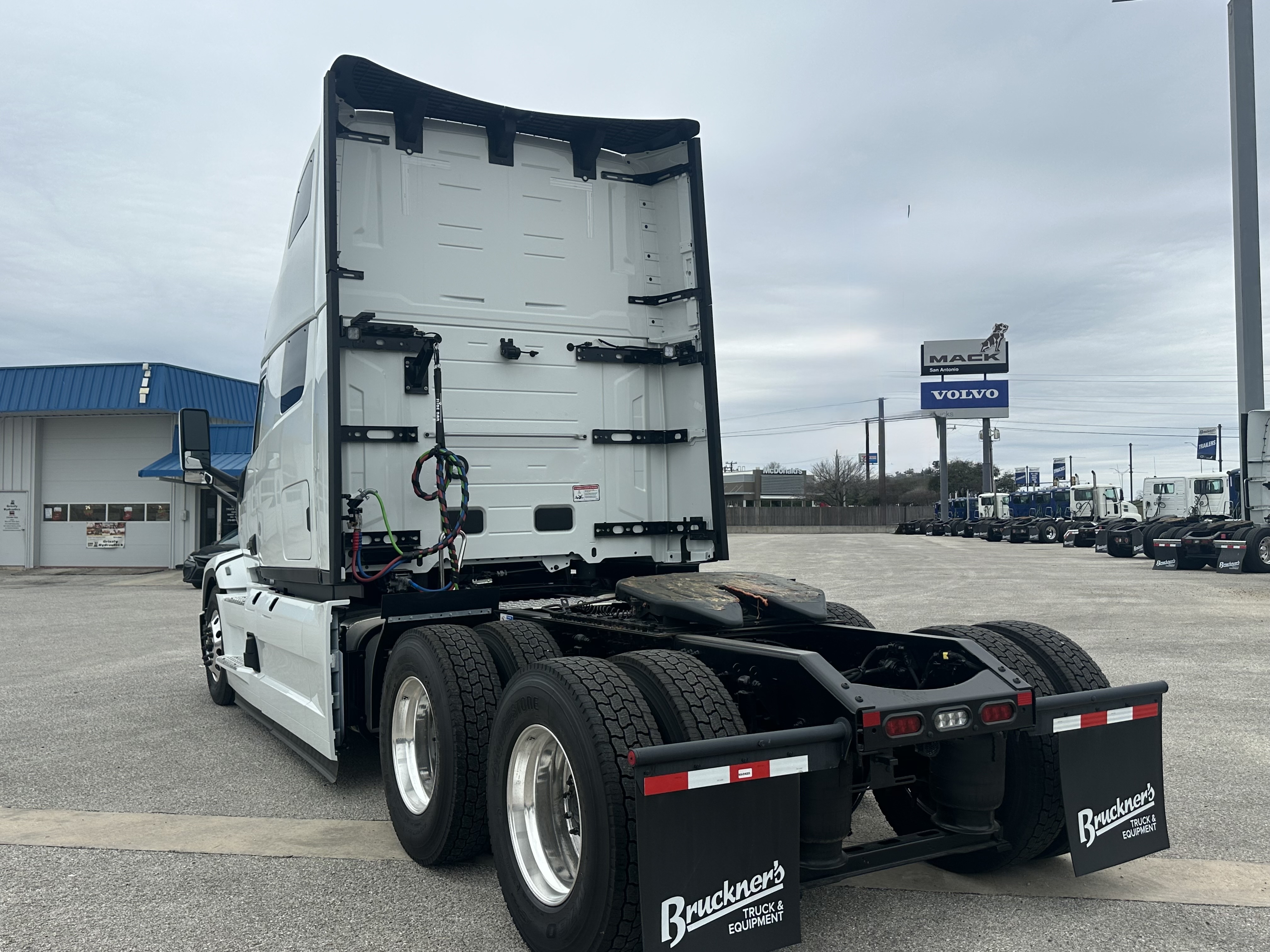 2026 Mack Pioneer in San Antonio, TX — photo 5