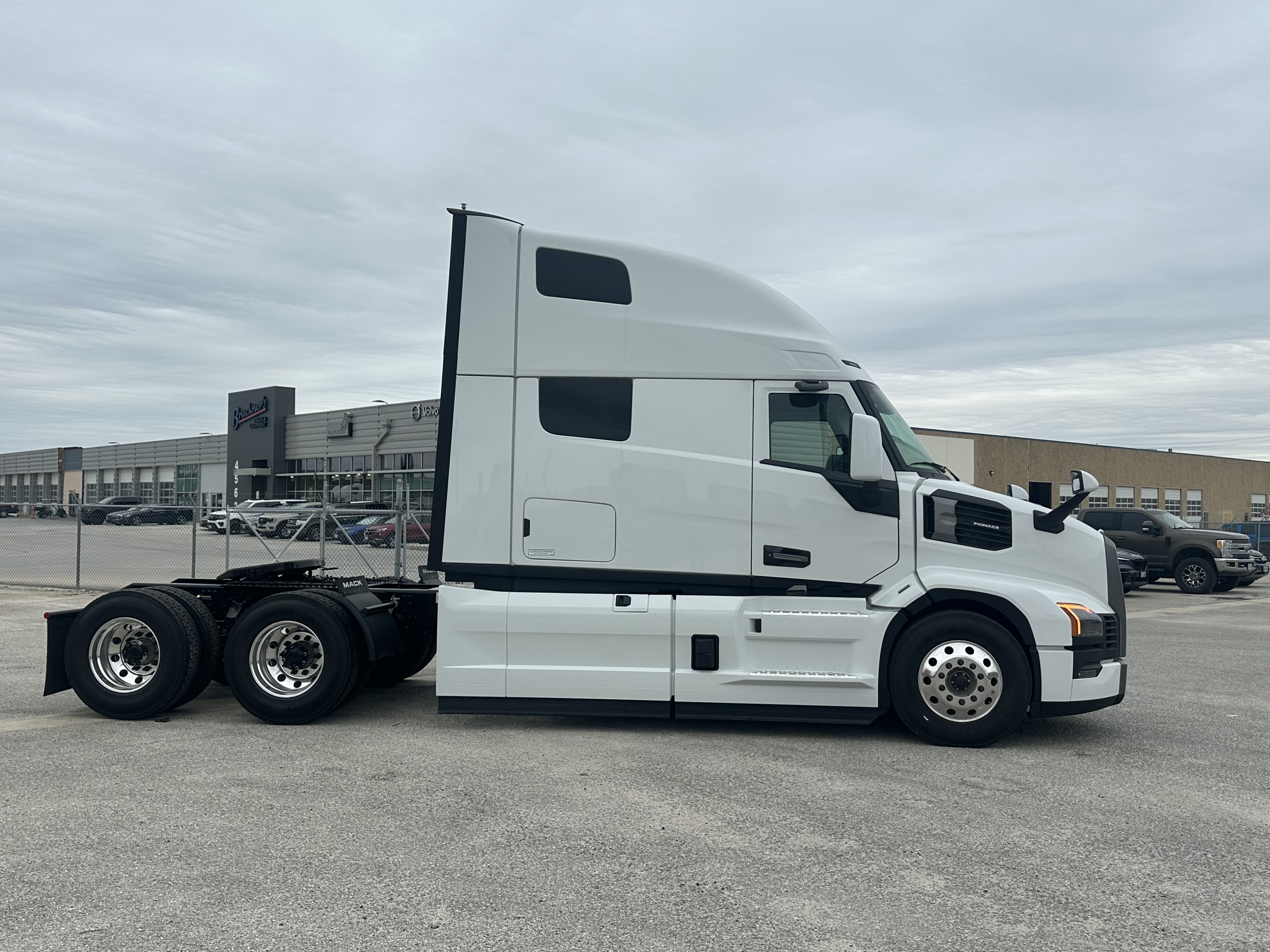 2026 Mack Pioneer in San Antonio, TX — photo 4
