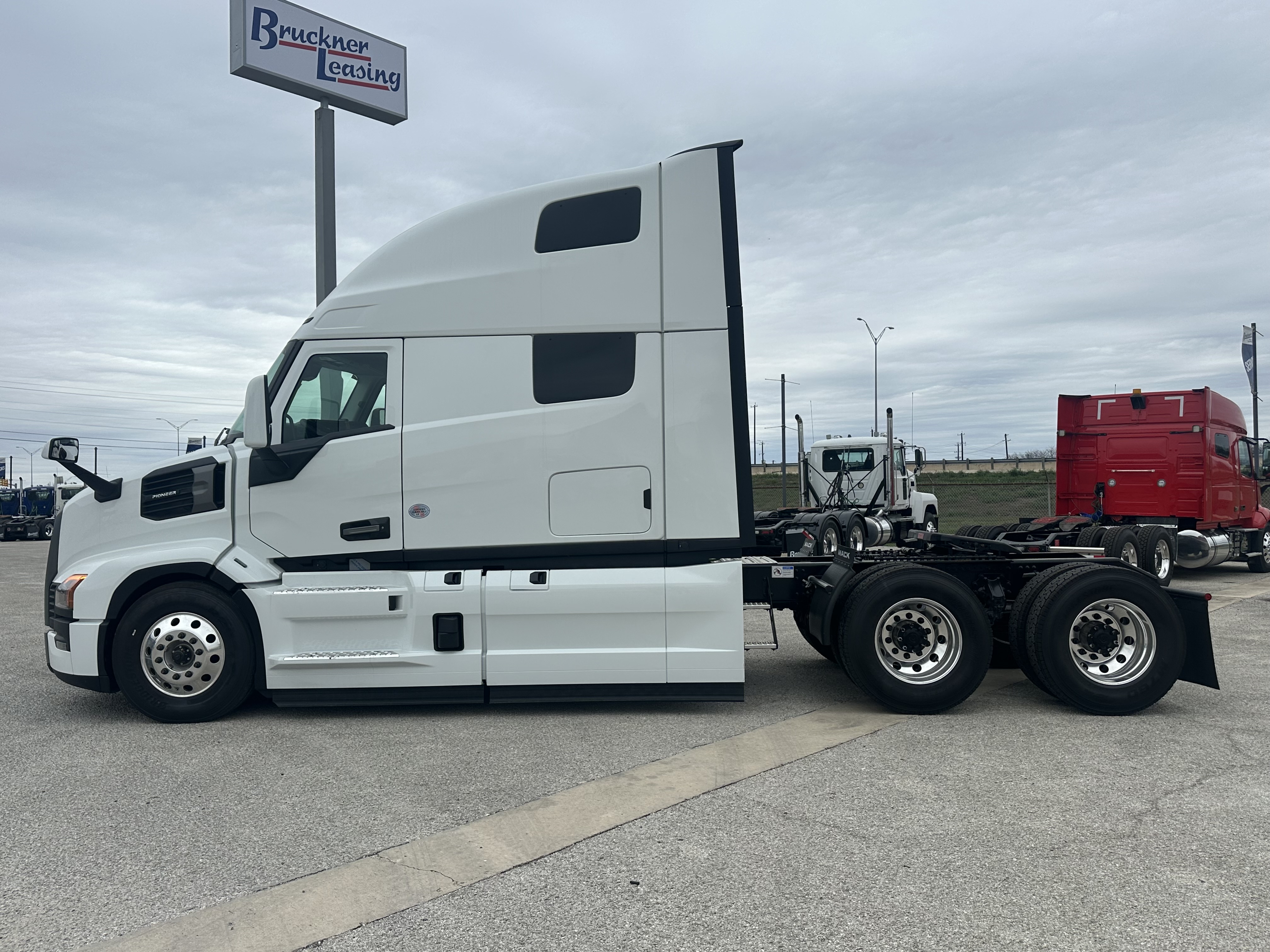 2026 Mack Pioneer in San Antonio, TX — photo 8