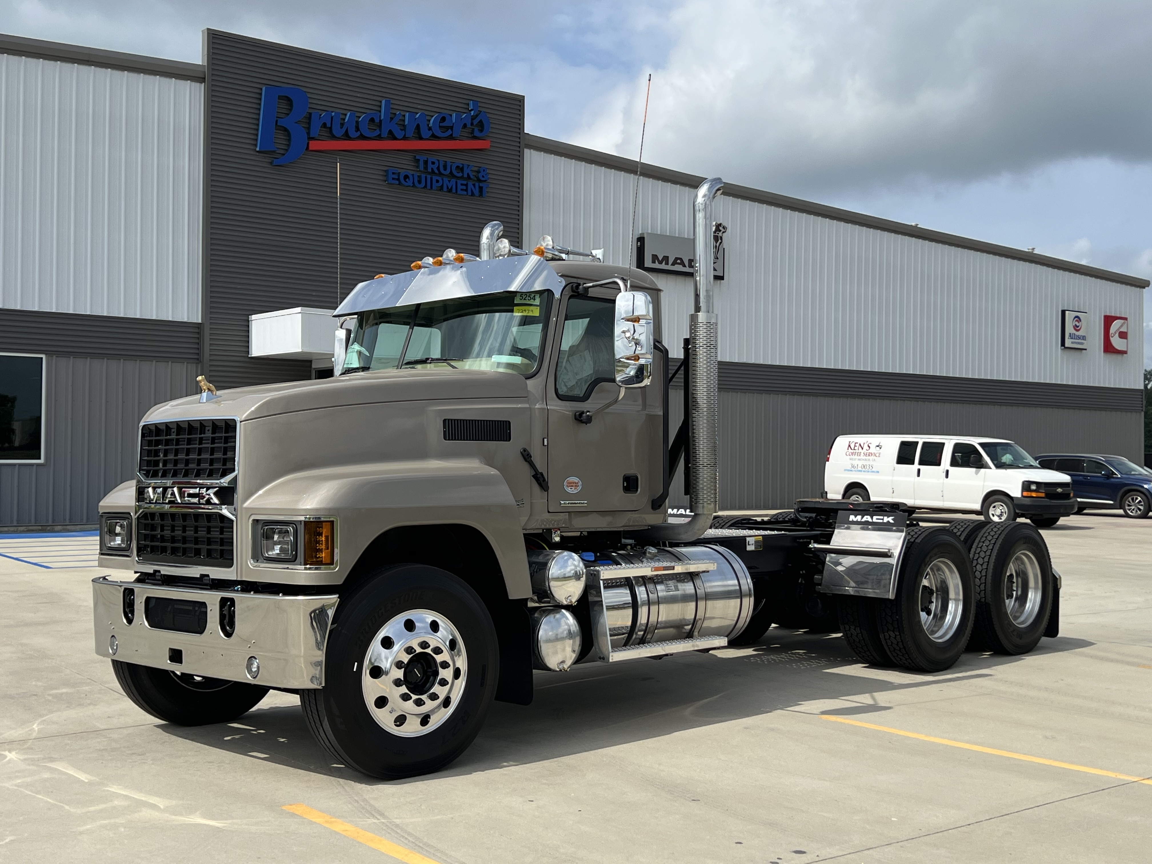 2027 Mack Pinnacle in Monroe, LA