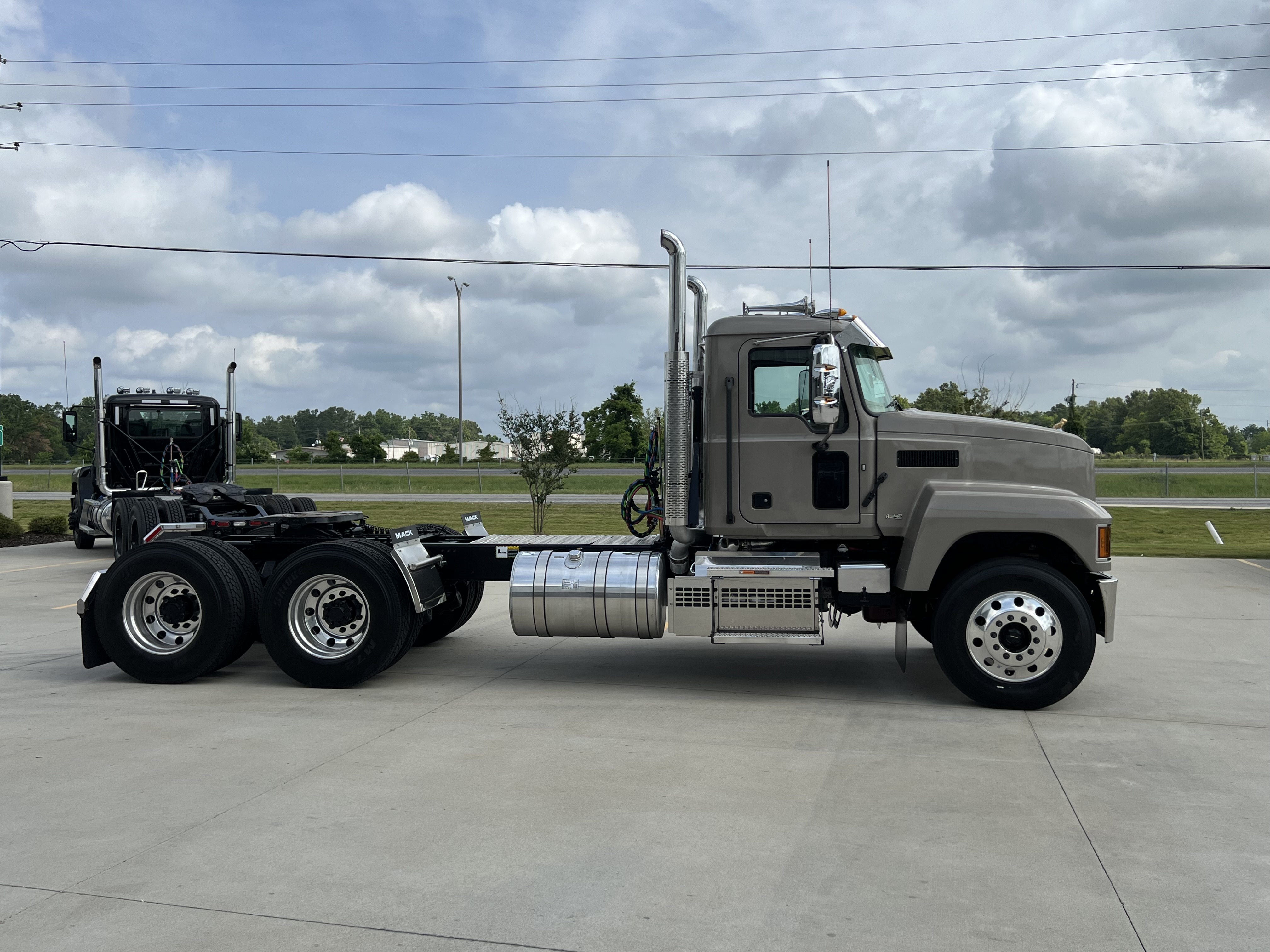 2027 Mack Pinnacle in Monroe, LA — photo 4