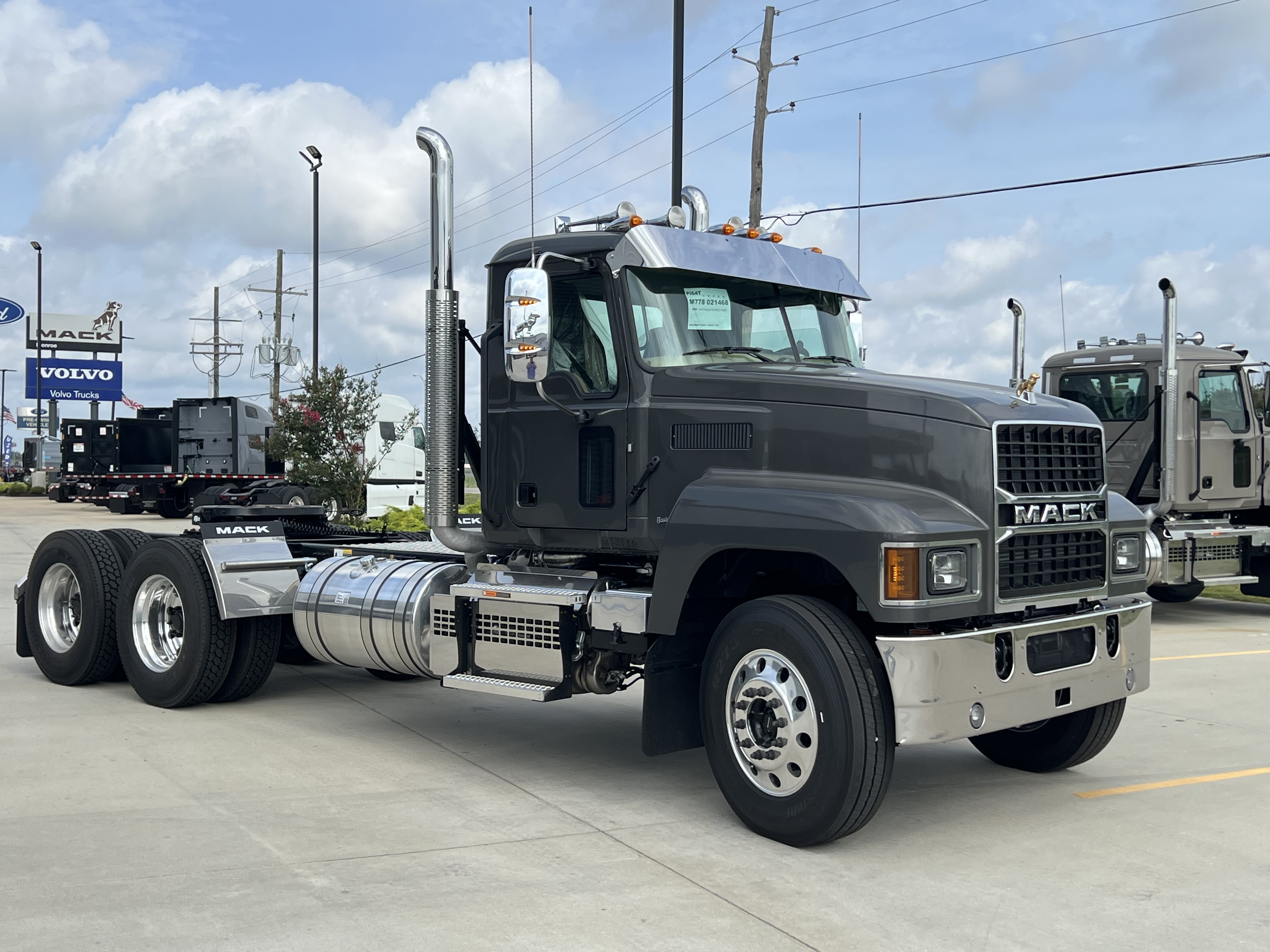 2027 Mack Pinnacle in Monroe, LA — photo 3