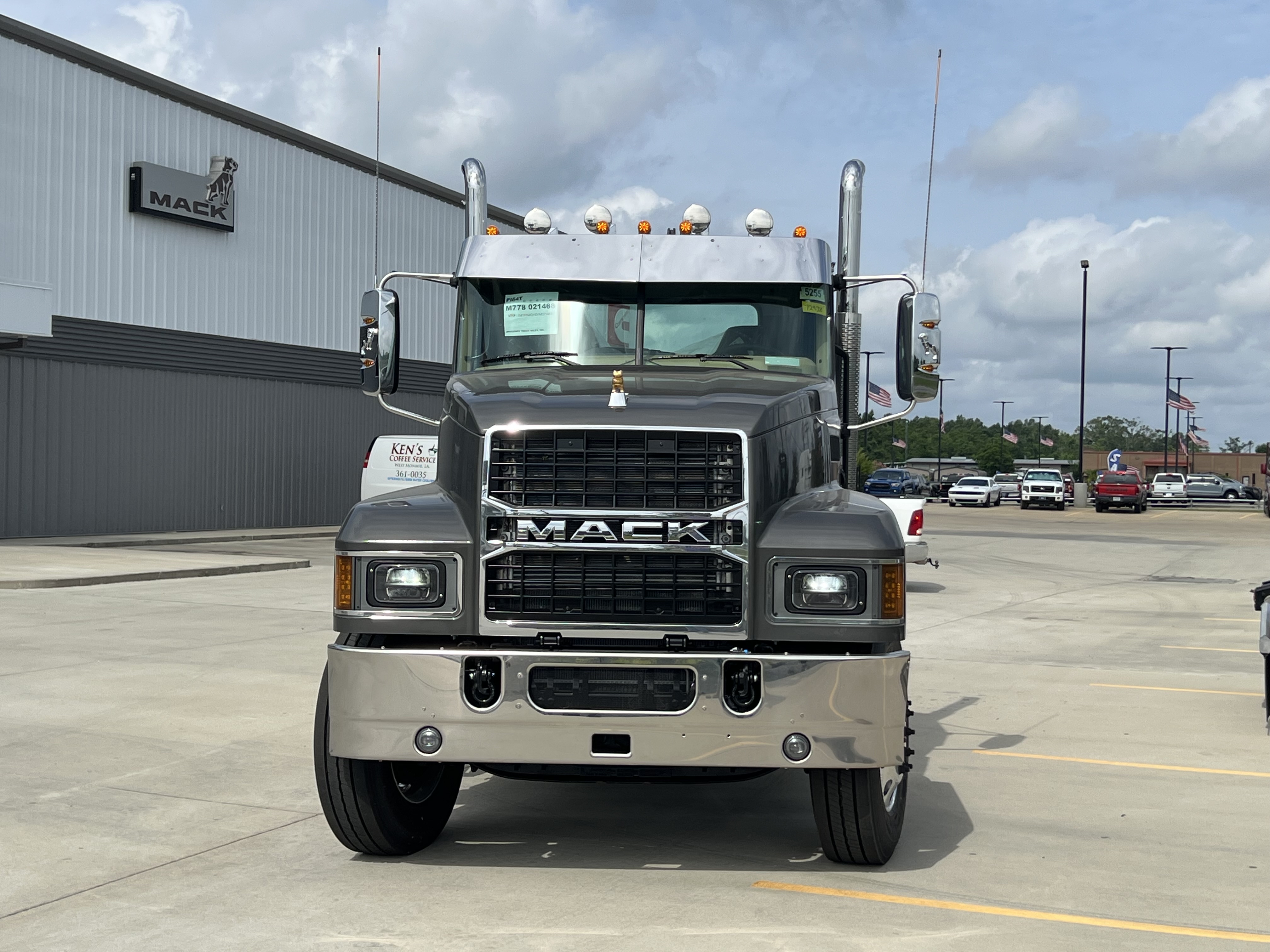 2027 Mack Pinnacle in Monroe, LA — photo 2