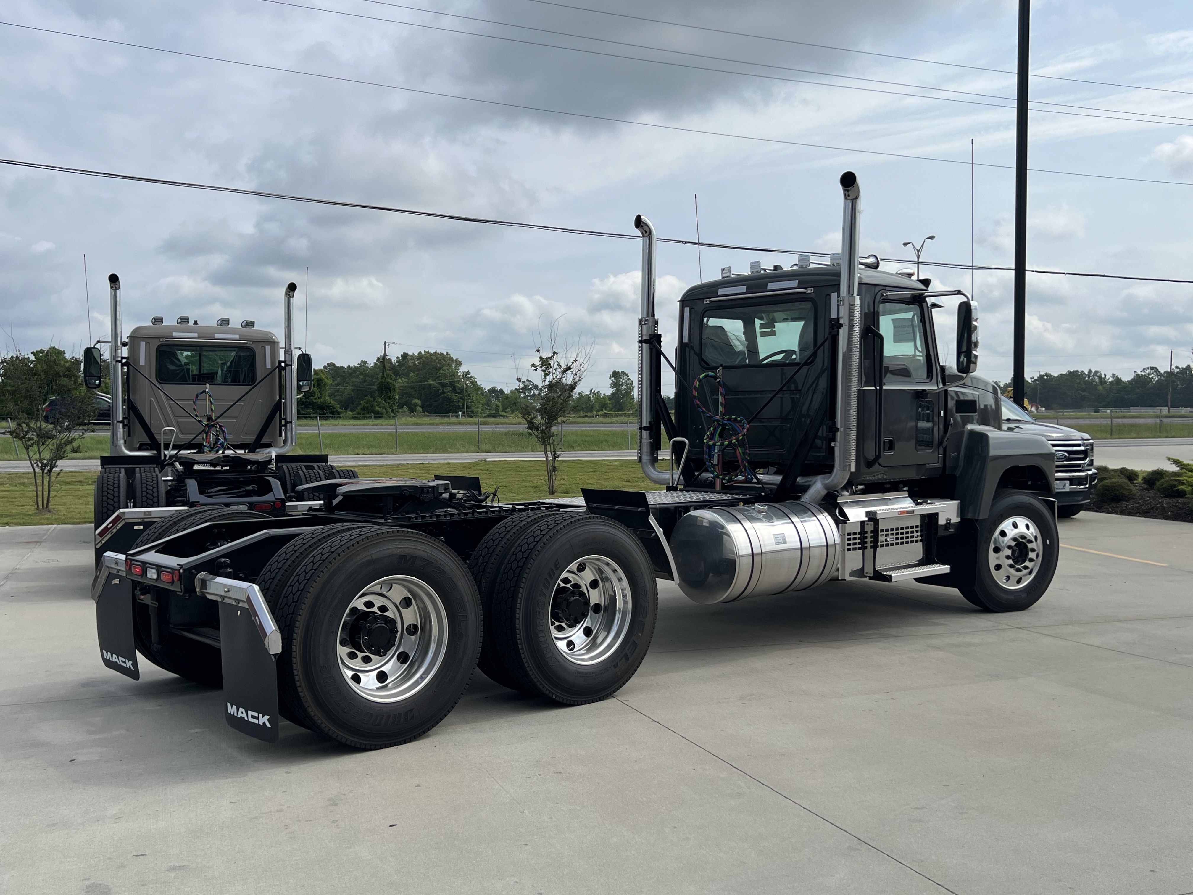 2027 Mack Pinnacle in Monroe, LA — photo 5