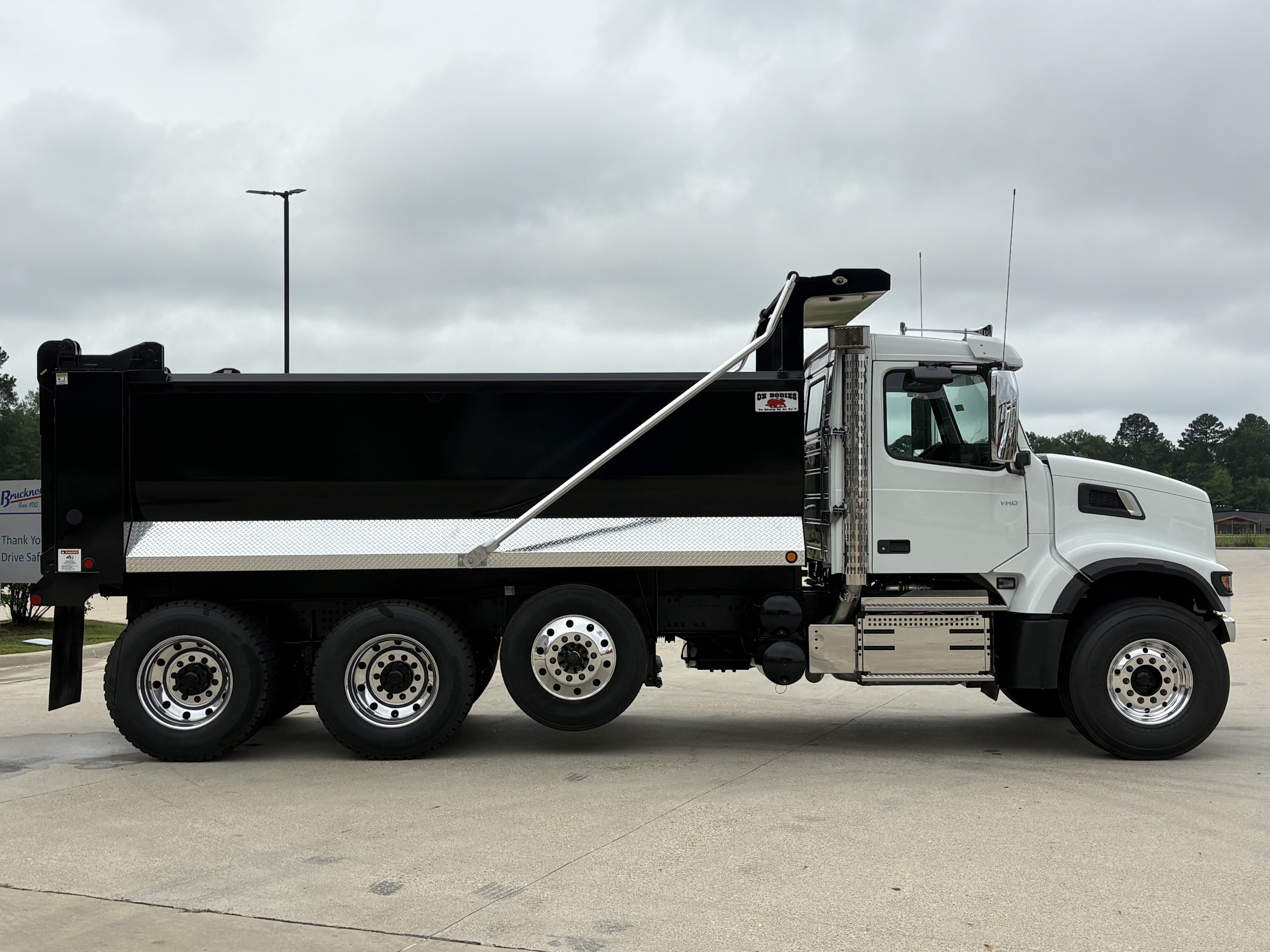 2027 Volvo in Shreveport, LA — photo 4