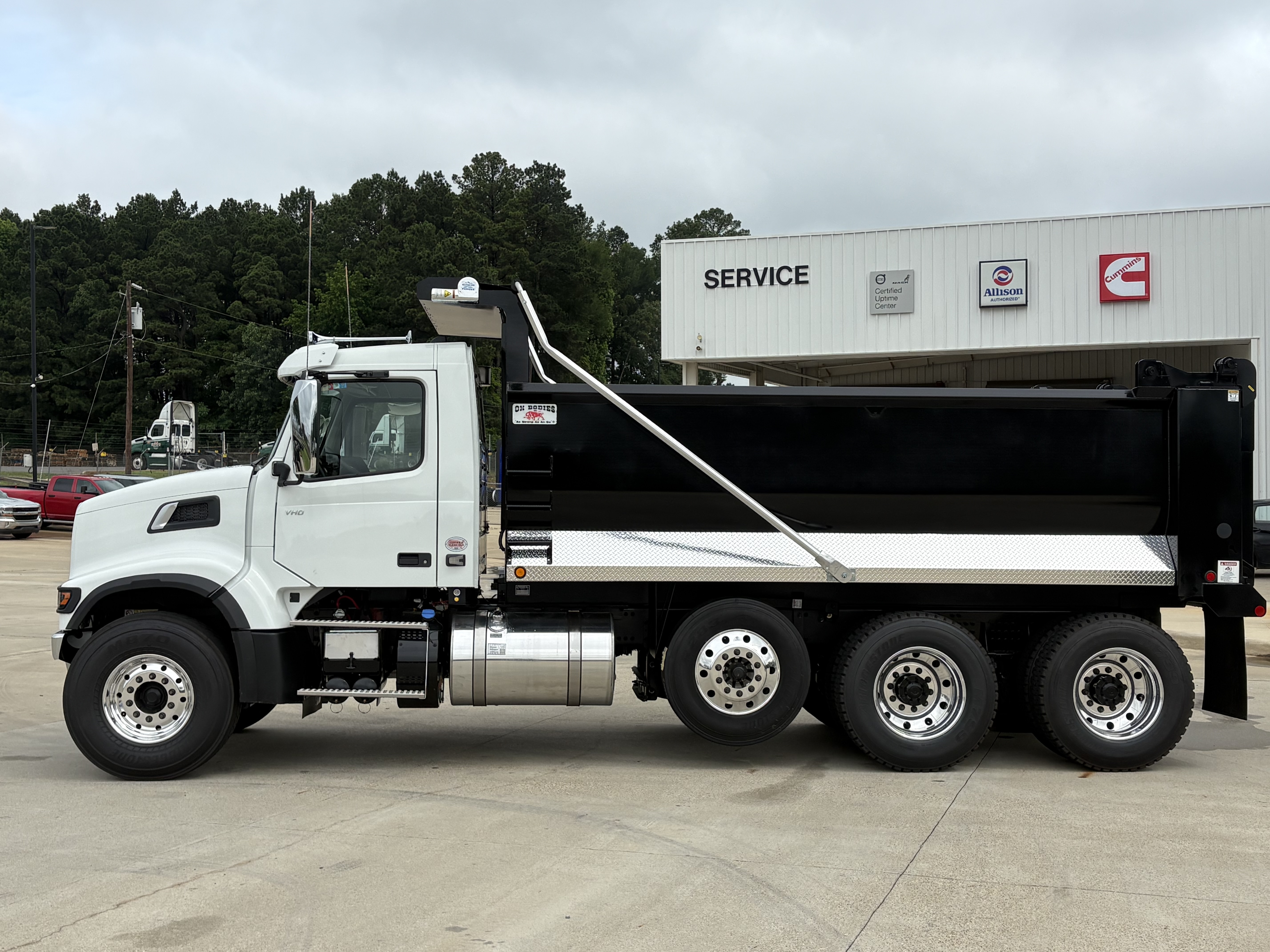 2027 Volvo in Shreveport, LA — photo 3