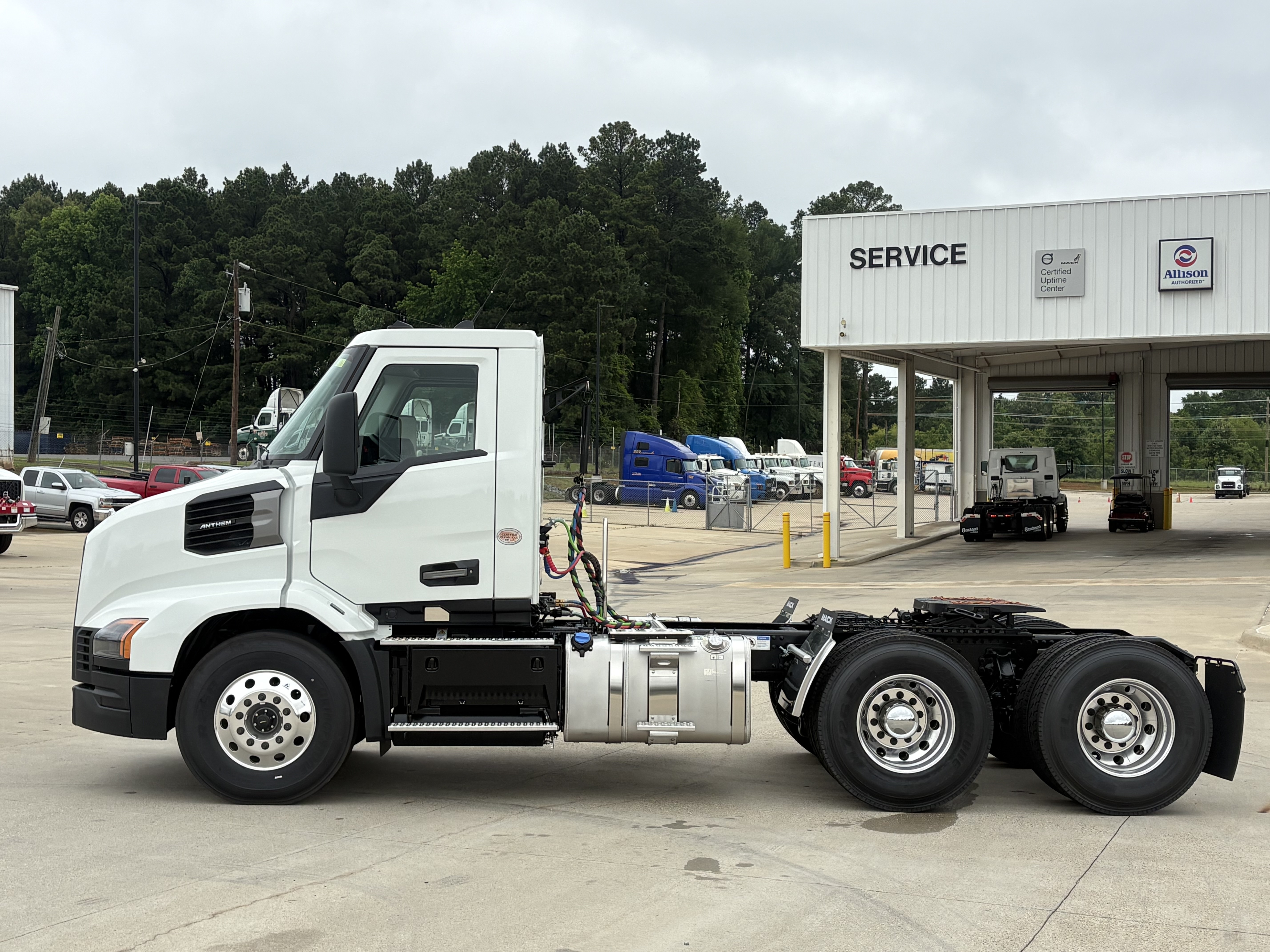 2027 Mack Anthem in Shreveport, LA — photo 3