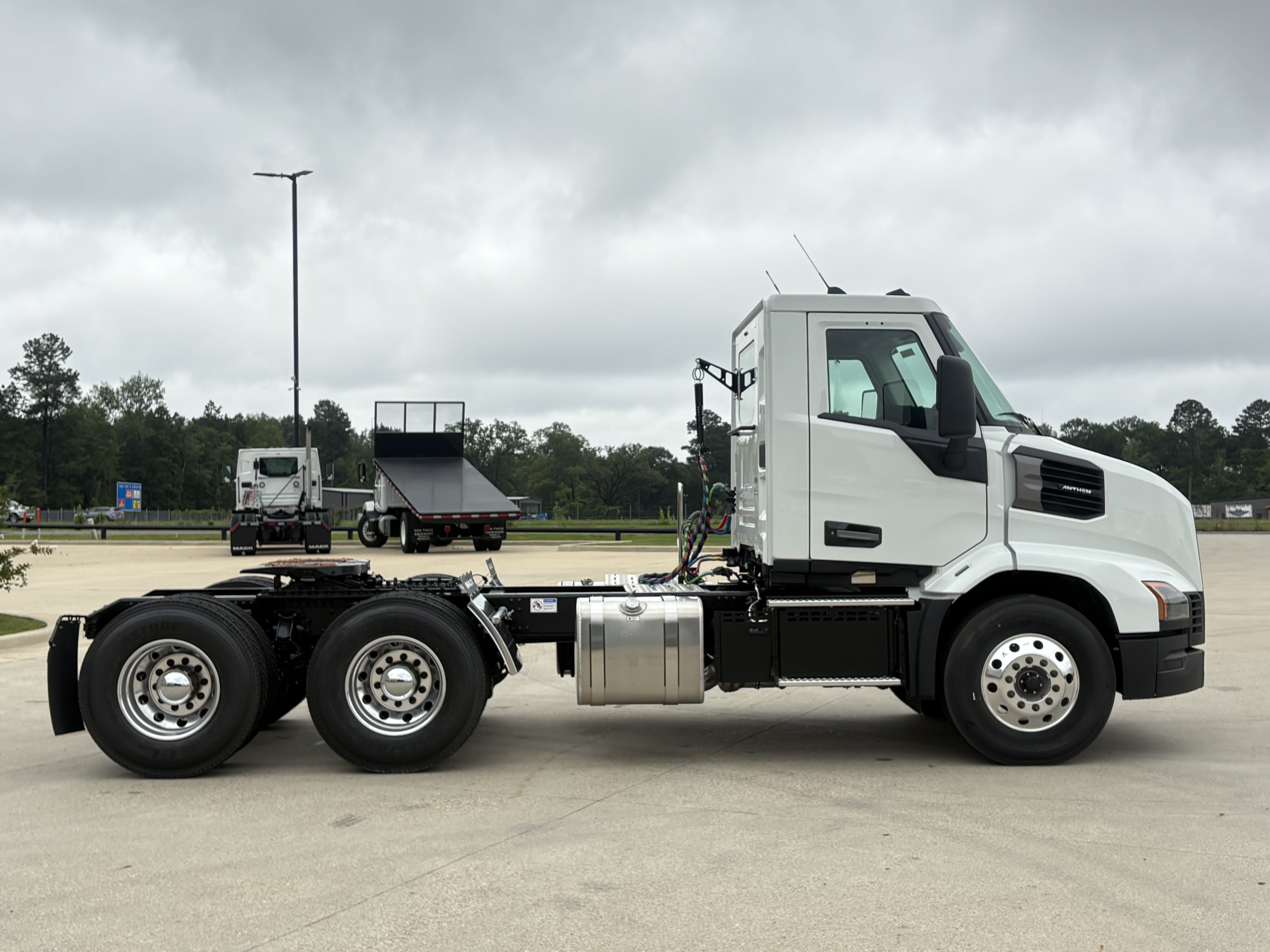 2027 Mack Anthem in Shreveport, LA — photo 4