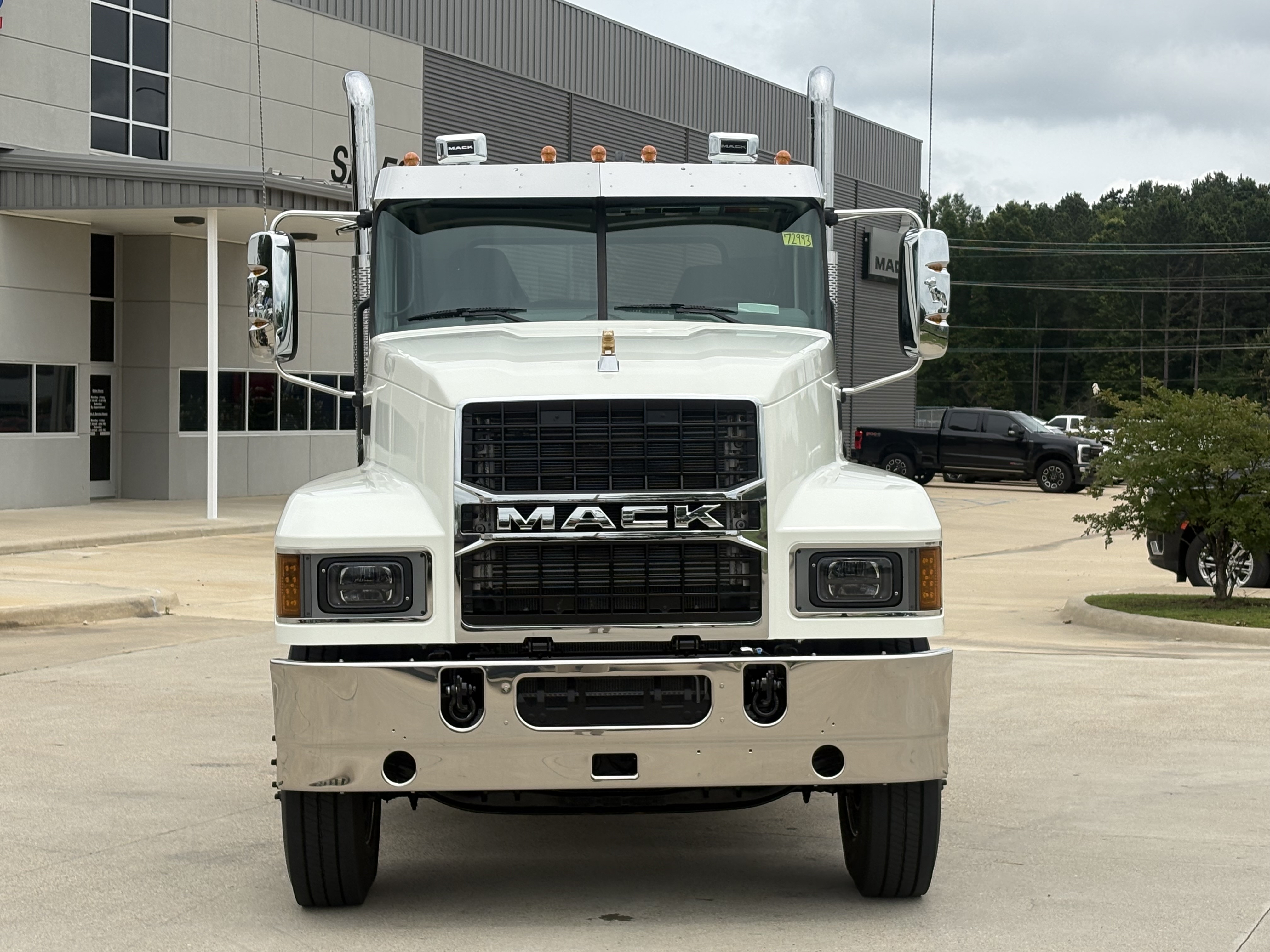 2027 Mack Pinnacle in Shreveport, LA — photo 2