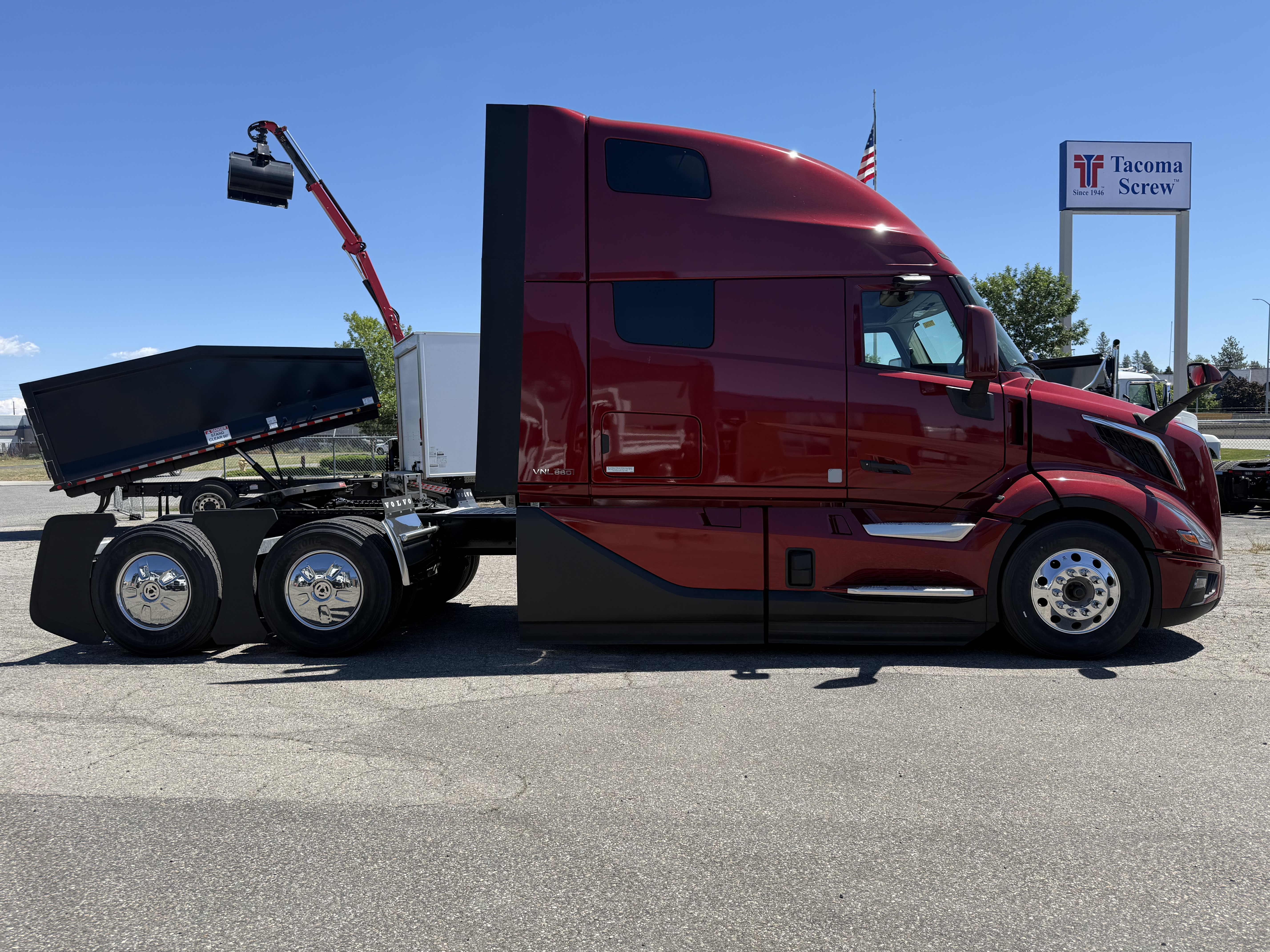 2026 Volvo VNL 860 in Spokane, WA — photo 4