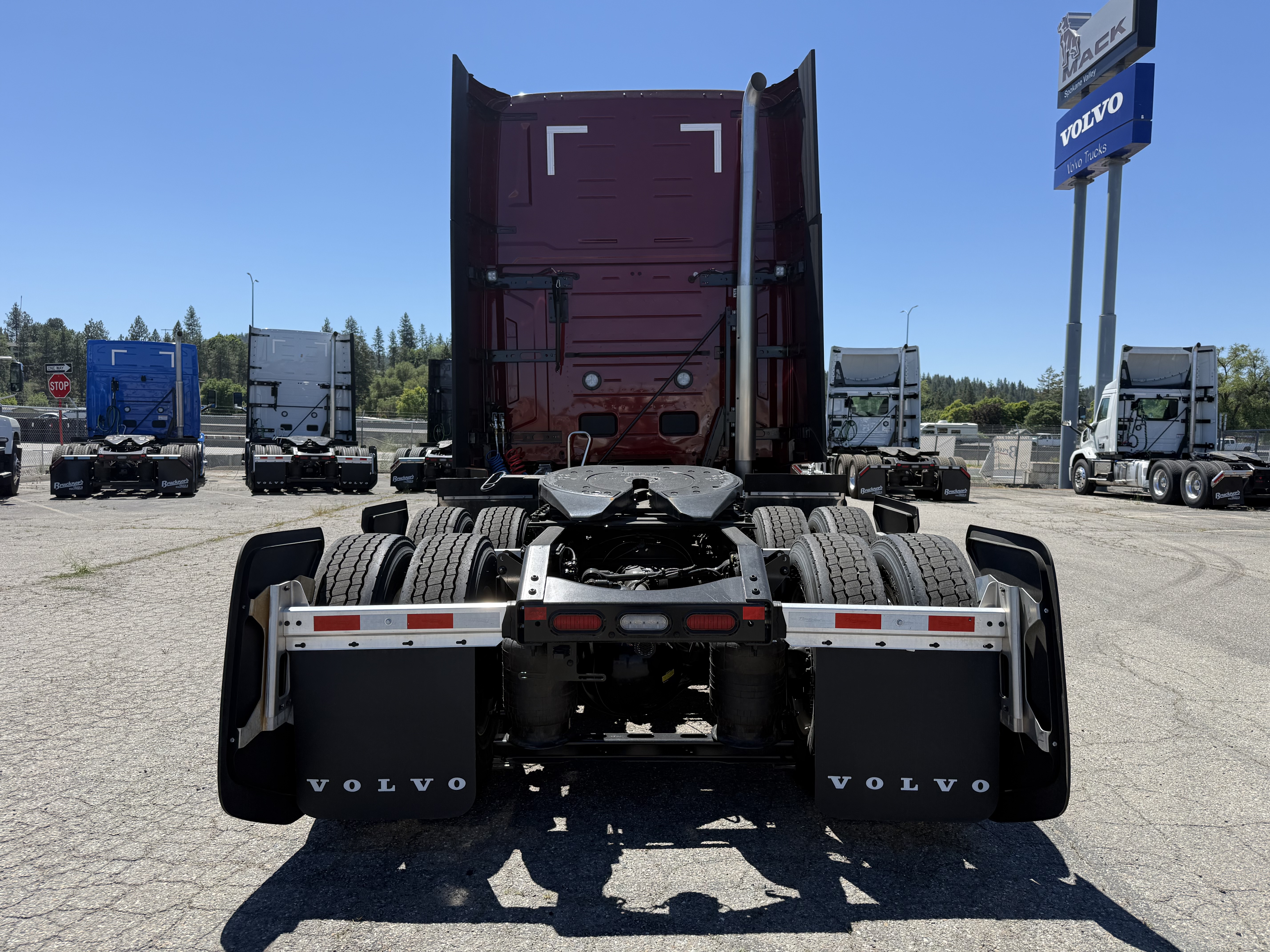 2026 Volvo VNL 860 in Spokane, WA — photo 6