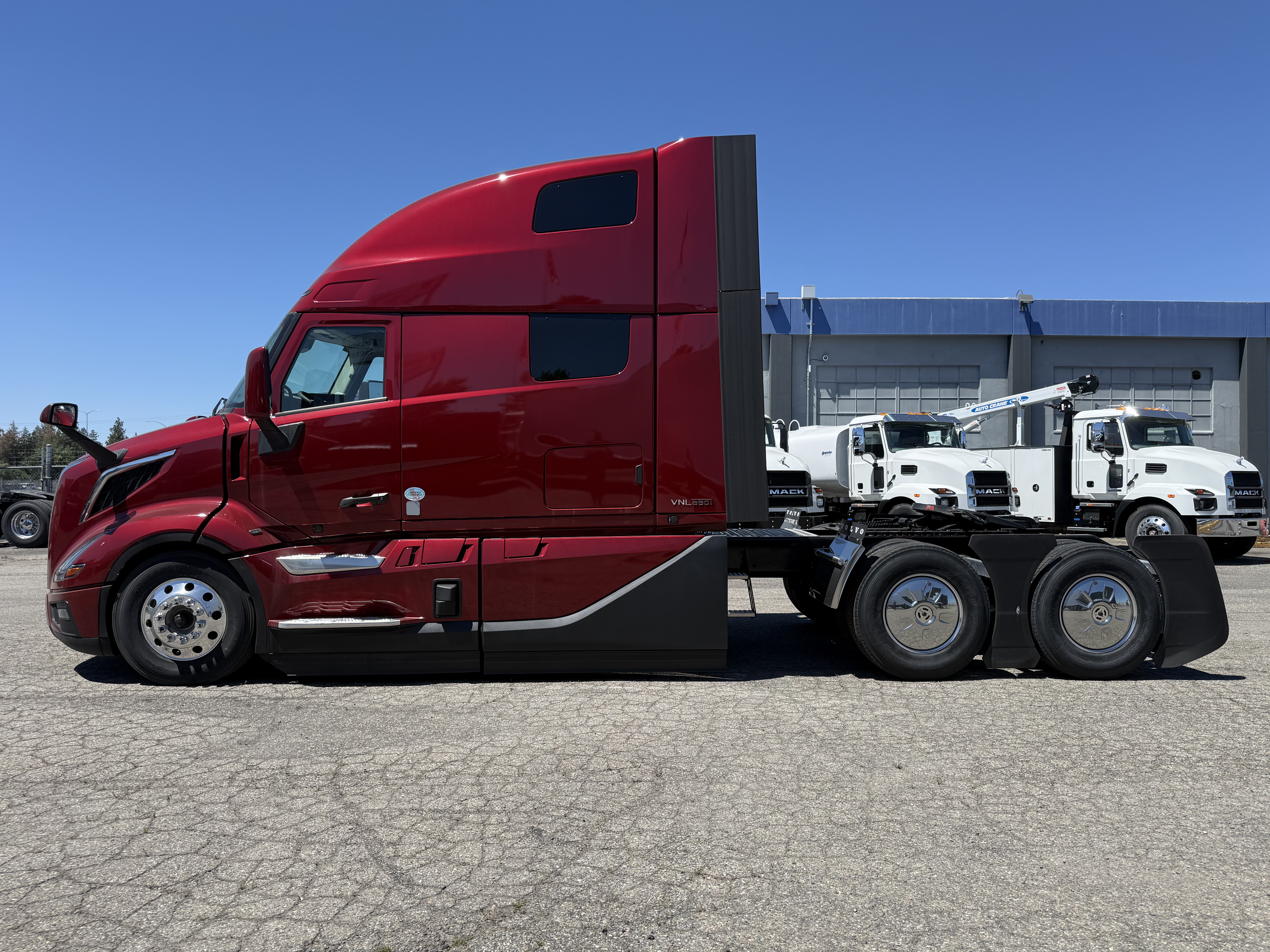 2026 Volvo VNL 860 in Spokane, WA — photo 8