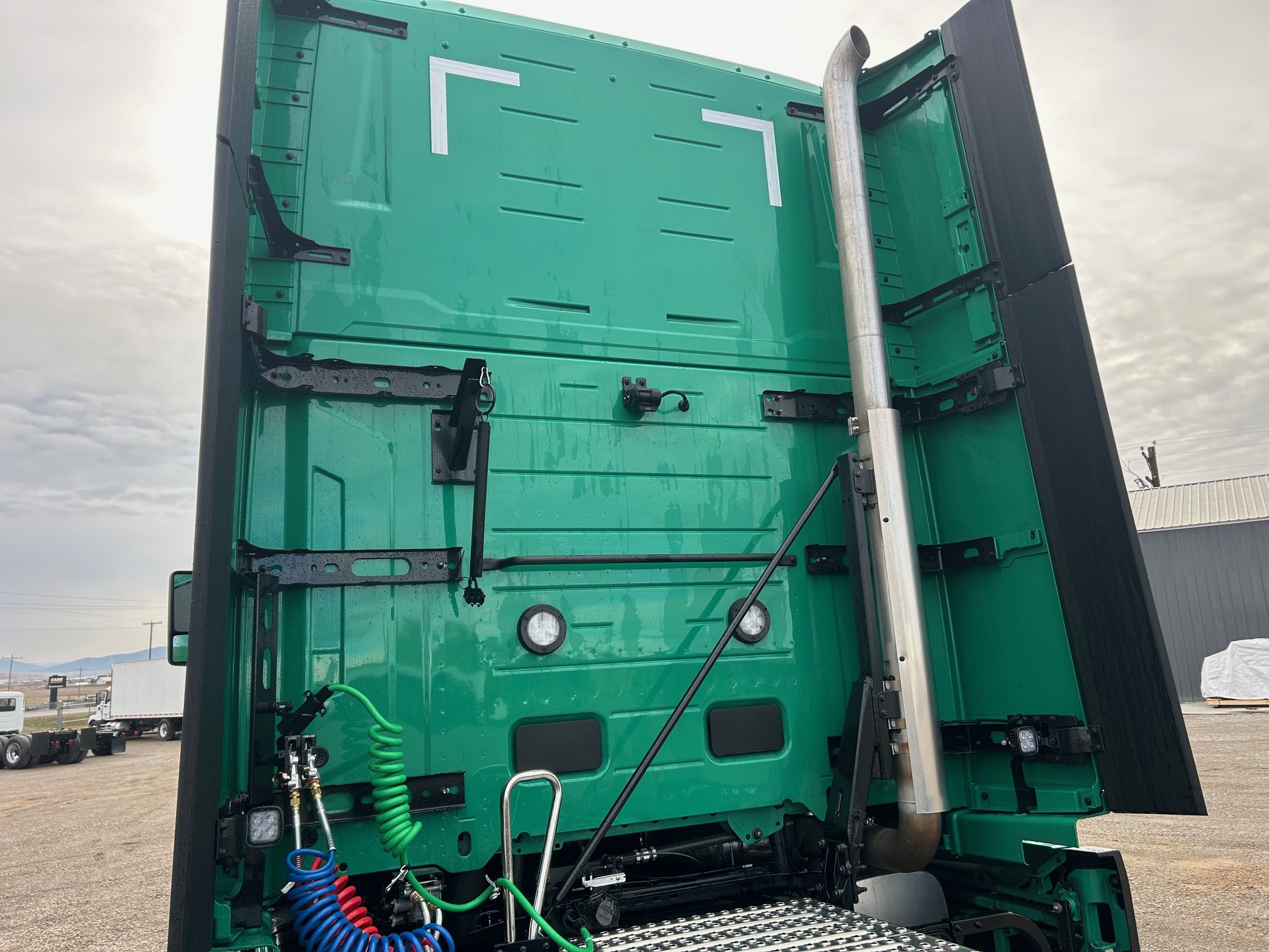 2026 Volvo VNL 860 in Missoula, MT — photo 8