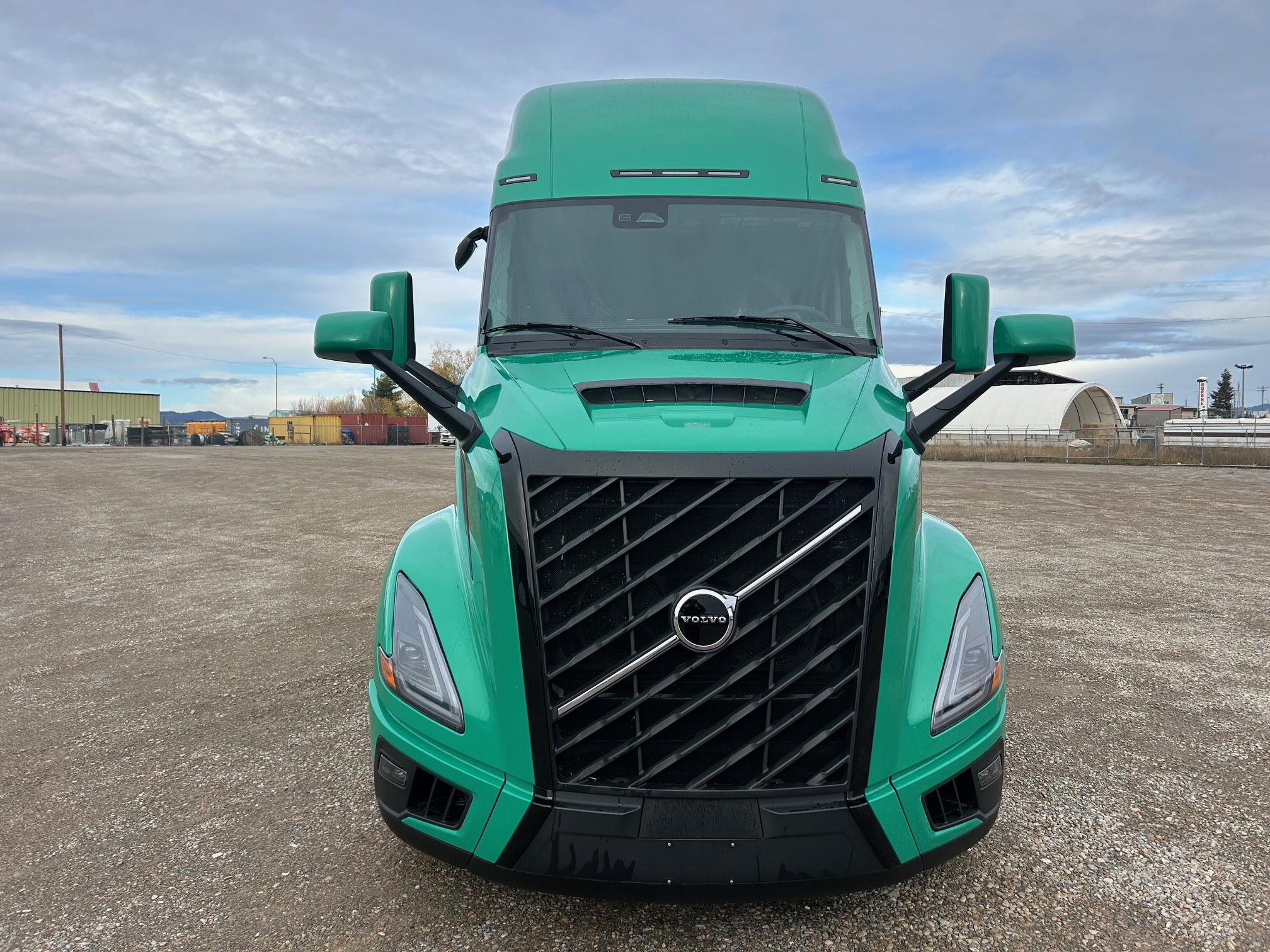 2026 Volvo VNL 860 in Missoula, MT — photo 2