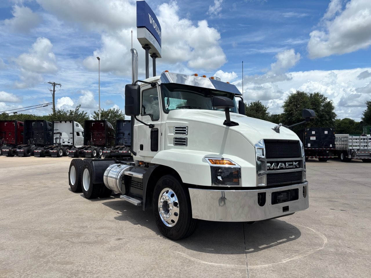 2020 Mack Anthem in Fort Worth, TX — photo 3