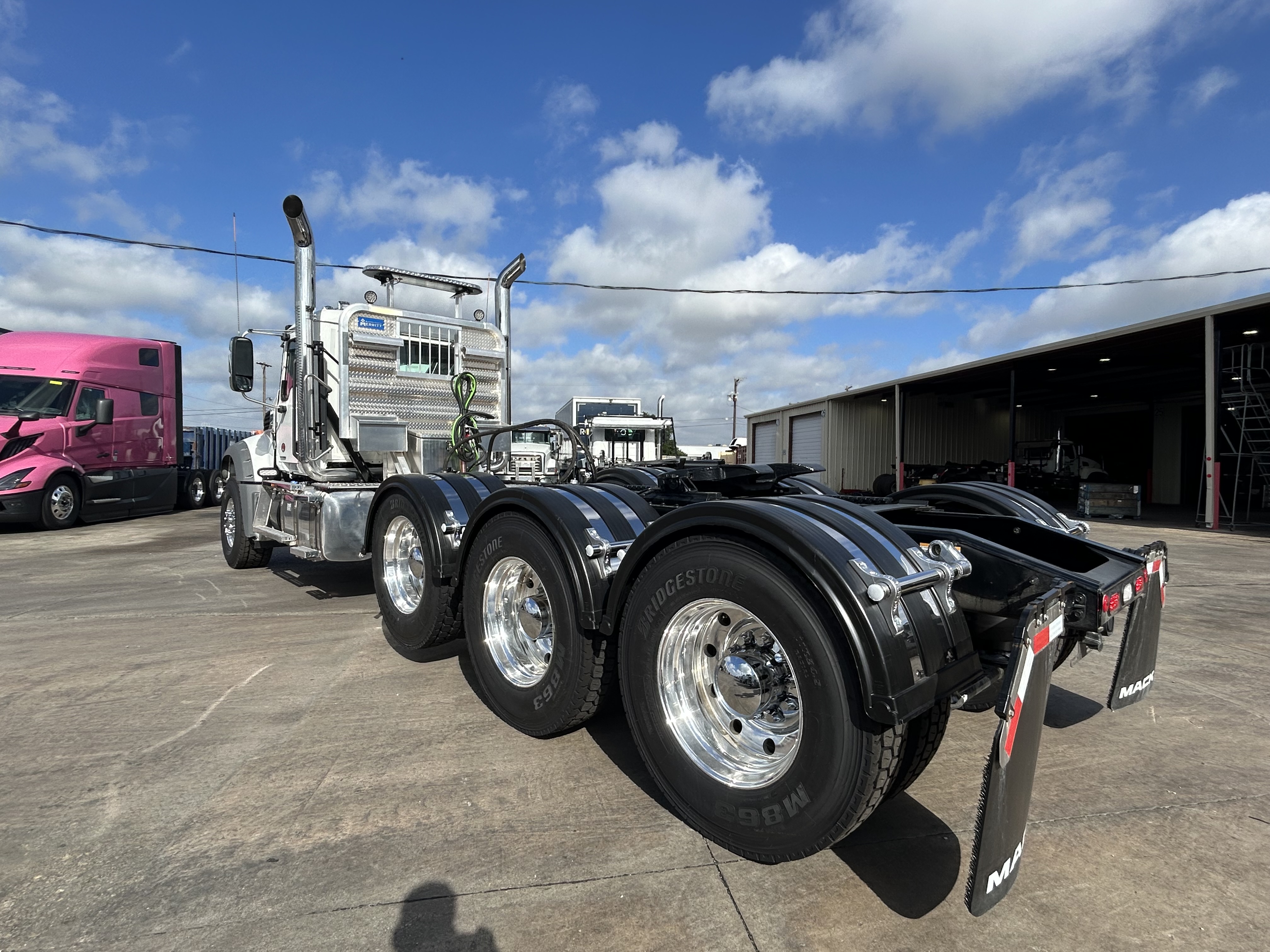 2027 Mack Granite in Dallas Irving Blvd, TX — photo 5