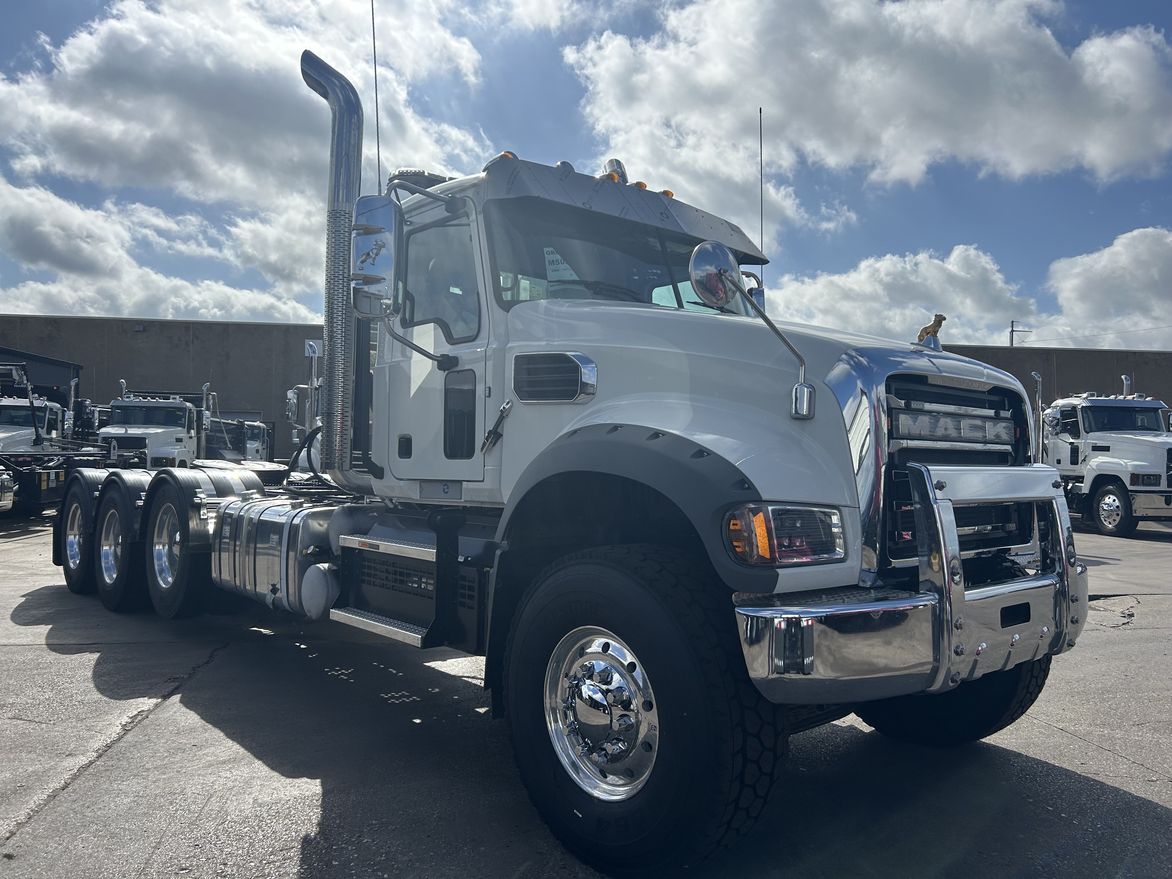 2027 Mack Granite in Dallas Irving Blvd, TX — photo 3