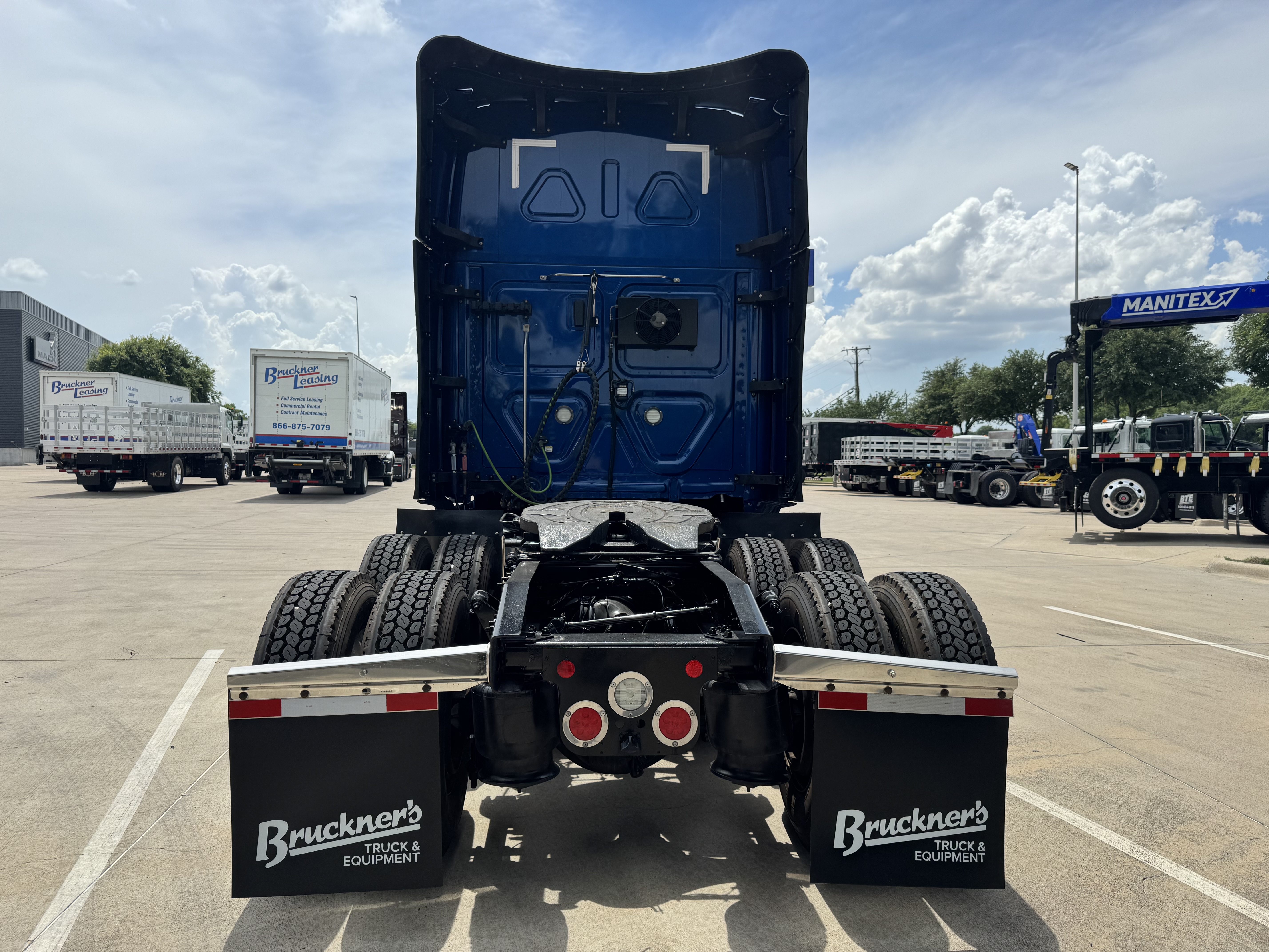 2022 Freightliner Cascadia in Lubbock, TX — photo 7
