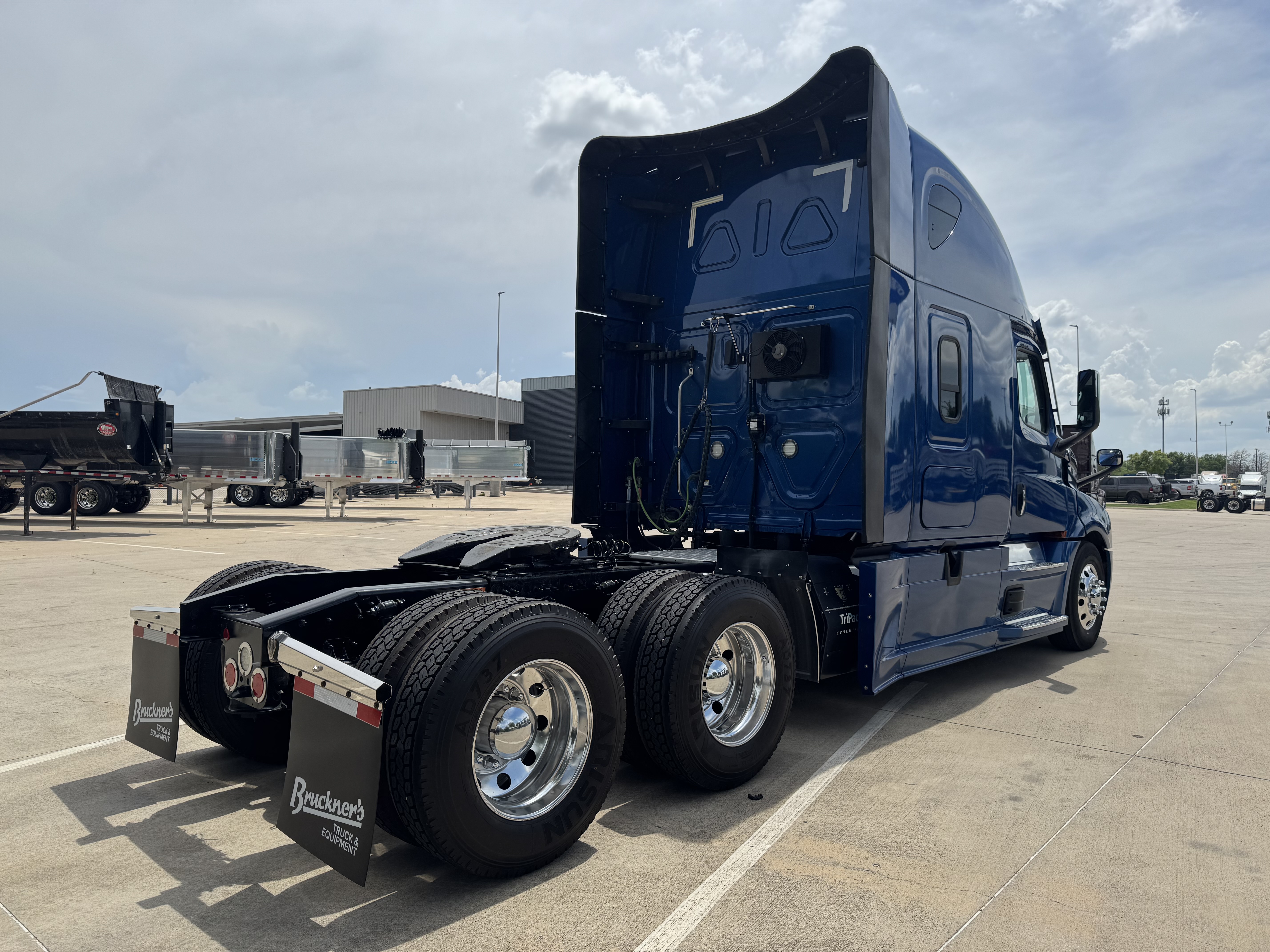 2022 Freightliner Cascadia in Lubbock, TX — photo 8