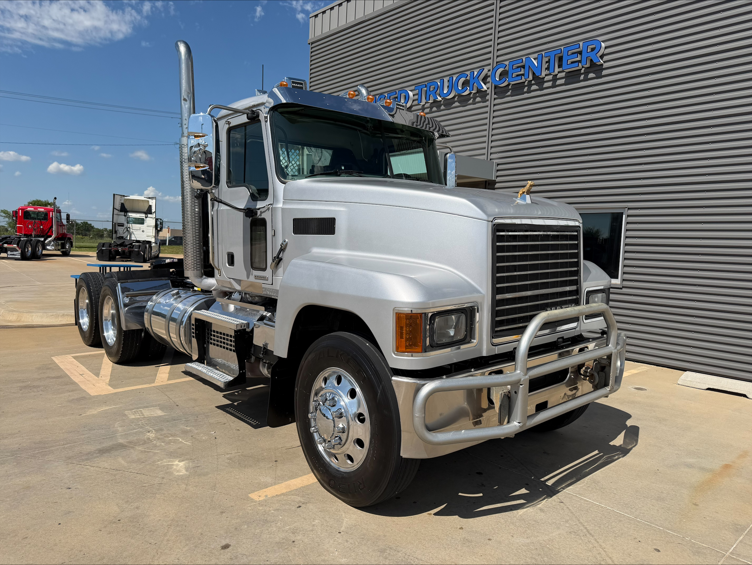 2019 Mack Pinnacle in Oklahoma City, OK — photo 3