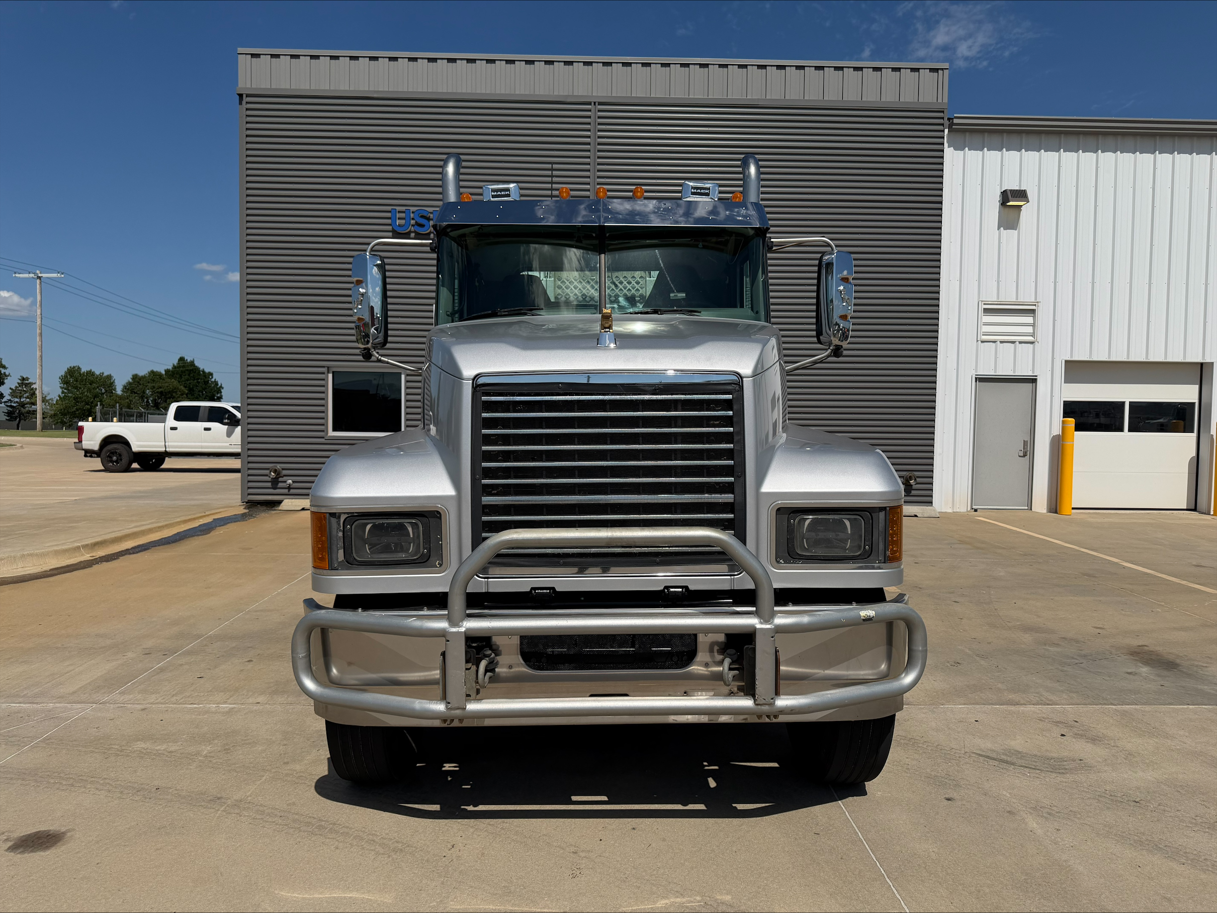 2019 Mack Pinnacle in Oklahoma City, OK — photo 2