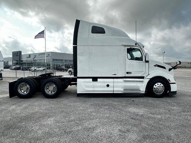2024 Peterbilt 579 in Van Buren, AR — photo 5