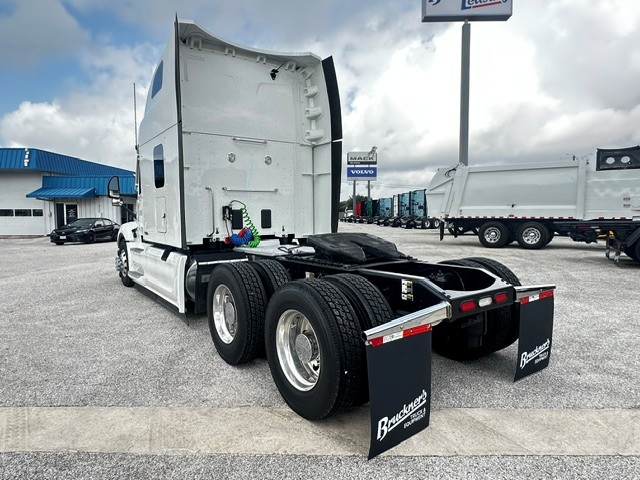 2024 Peterbilt 579 in Van Buren, AR — photo 6
