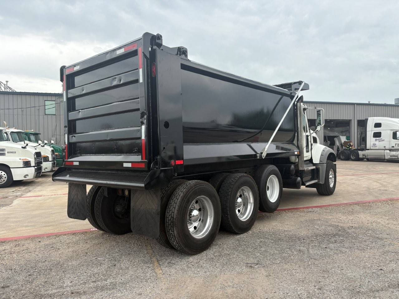 2020 Mack Granite in Dallas Irving Blvd, TX — photo 5
