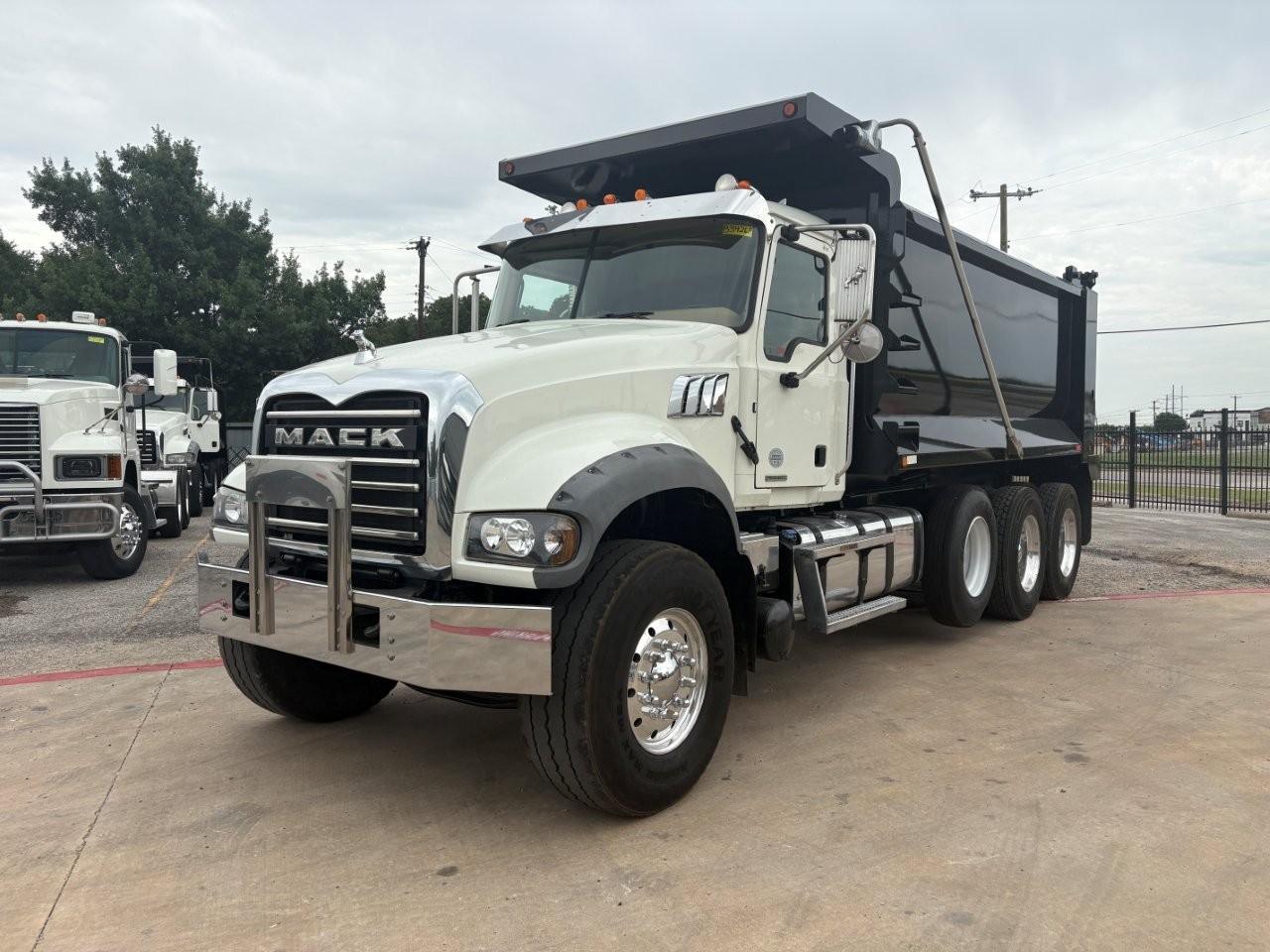 2020 Mack Granite in Dallas Irving Blvd, TX