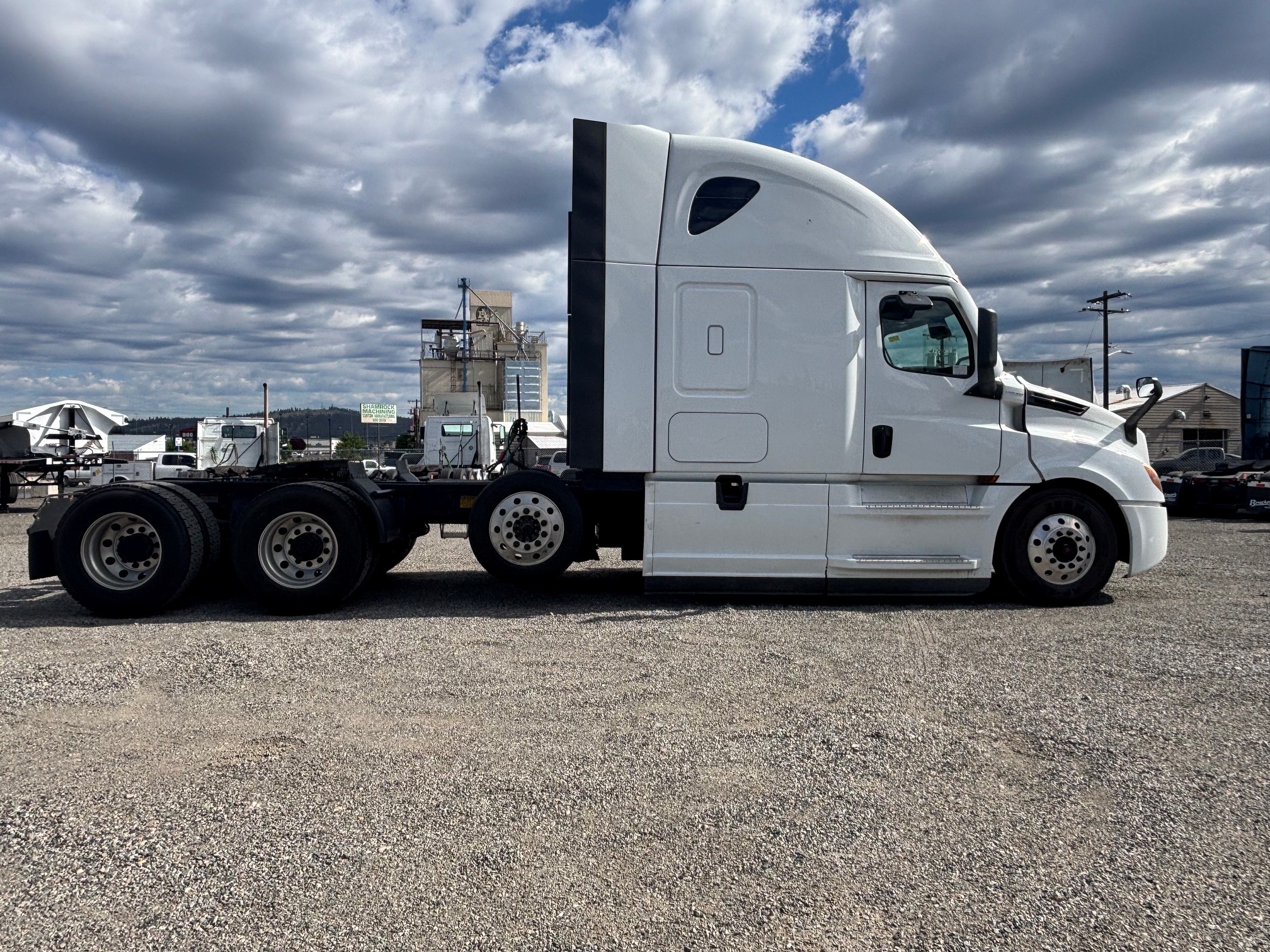 2021 Freightliner Cascadia in Spokane, WA — photo 5