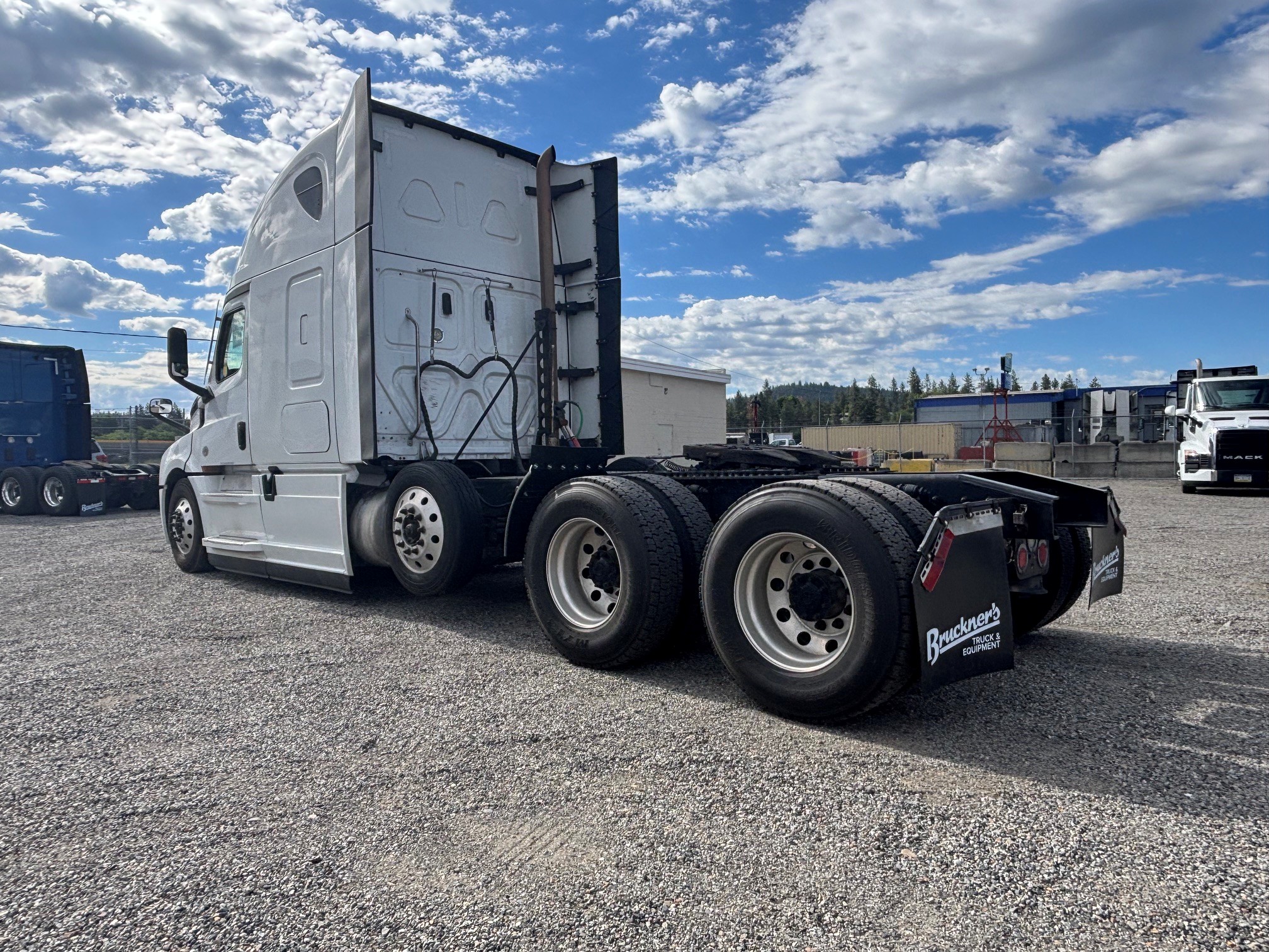 2021 Freightliner Cascadia in Spokane, WA — photo 8