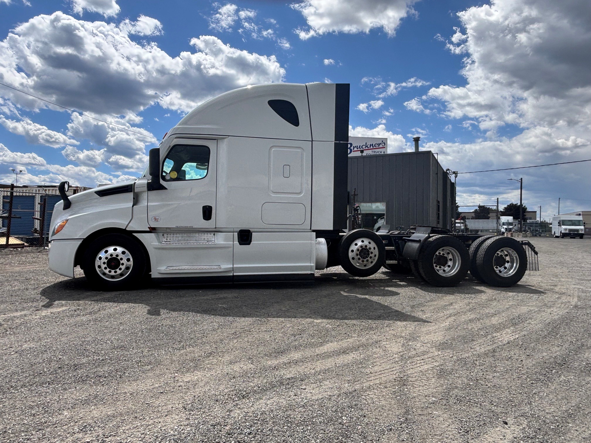 2021 Freightliner Cascadia in Spokane, WA — photo 5