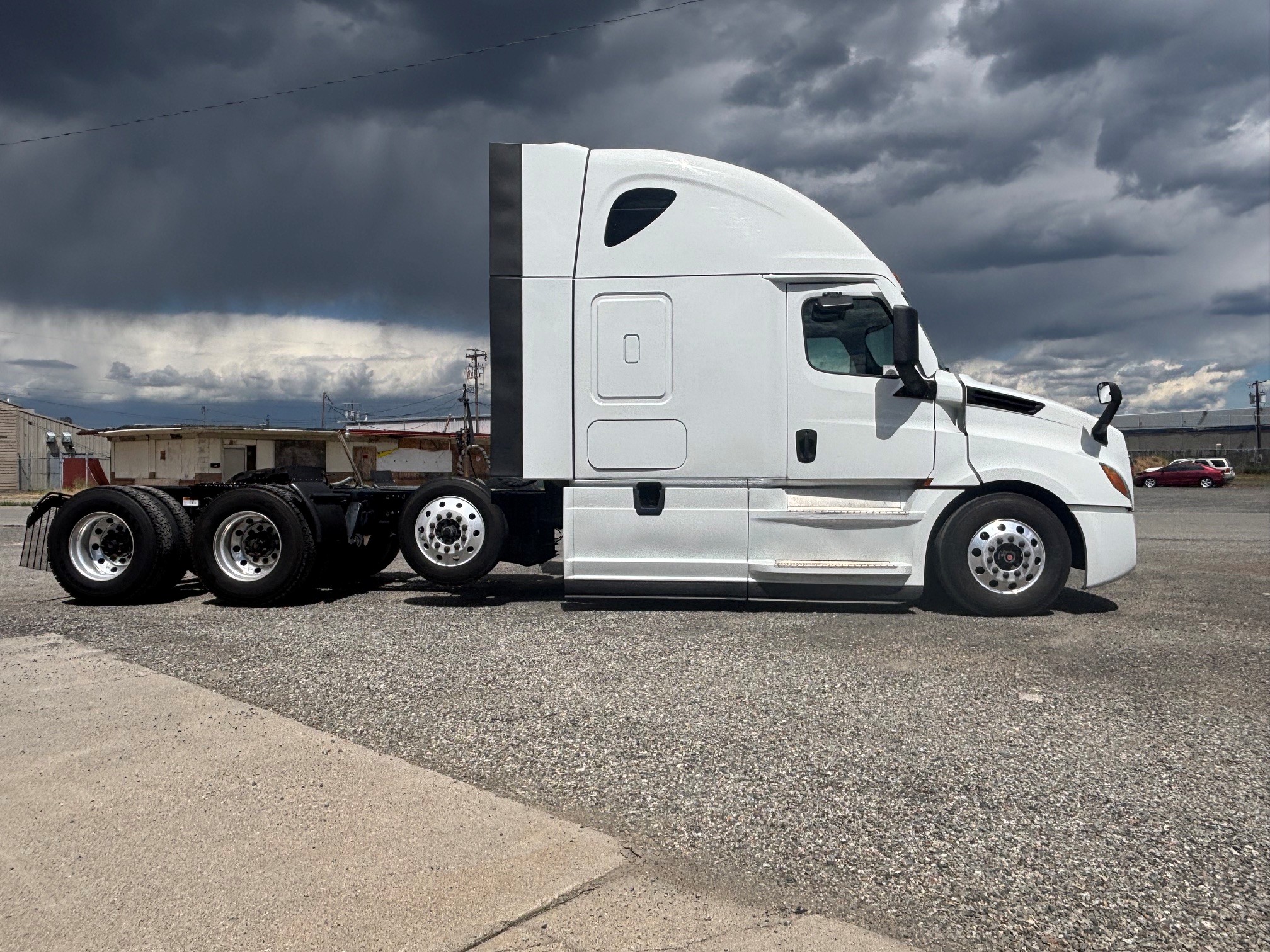 2021 Freightliner Cascadia in Spokane, WA — photo 4