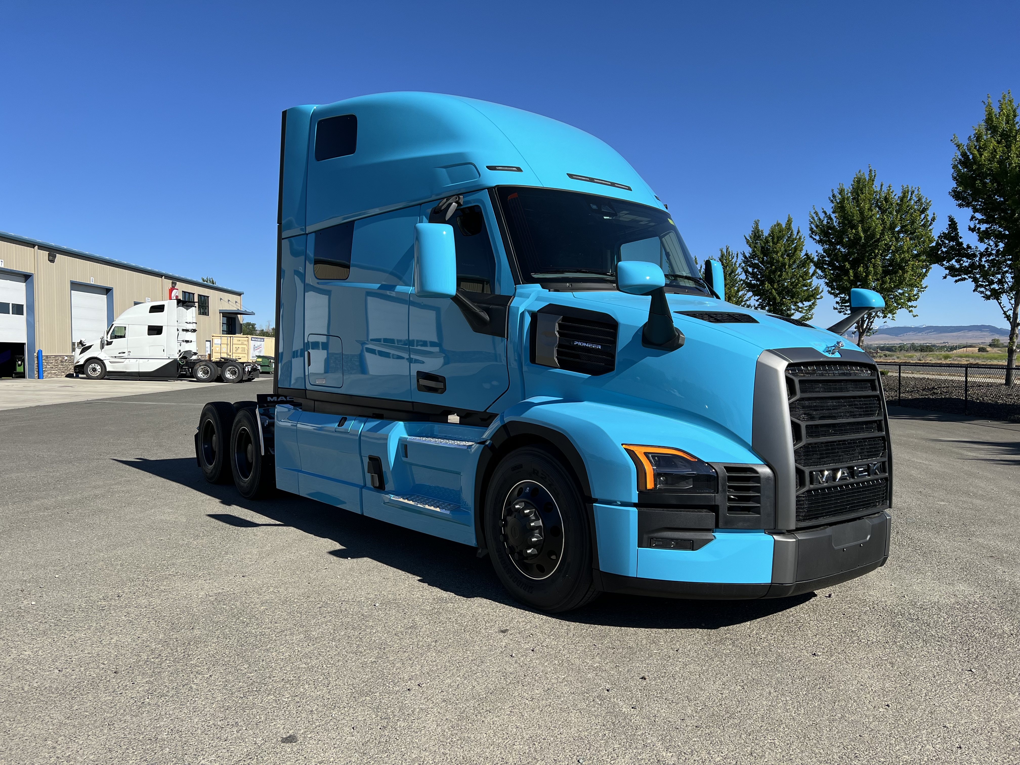 2027 Mack Pinnacle in Ellensburg, WA — photo 3